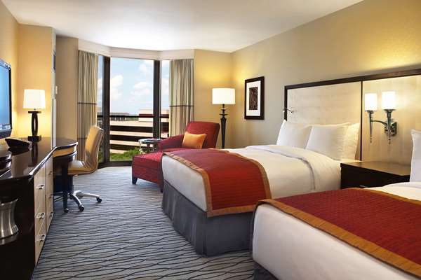  - Hilton Hotel Rosemont - I-190, Exit 1