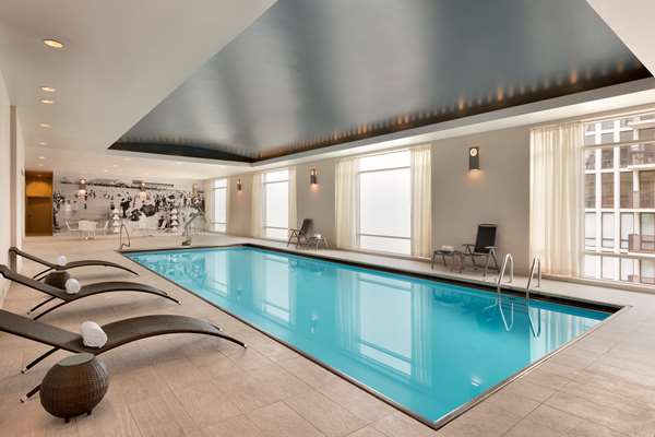 Pool - Hilton Suites Chicago