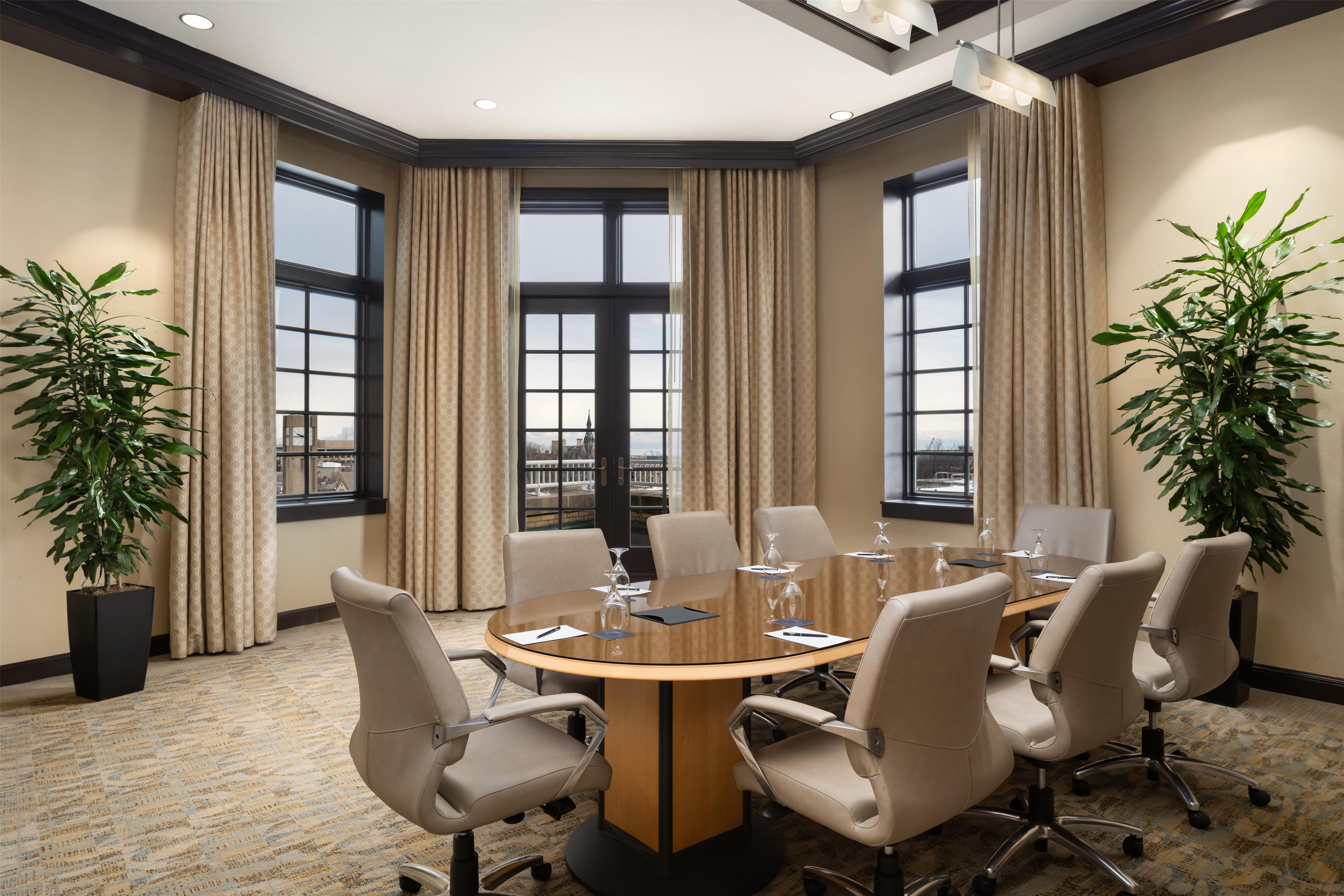 Meeting Room | Hilton Orrington / Evanston