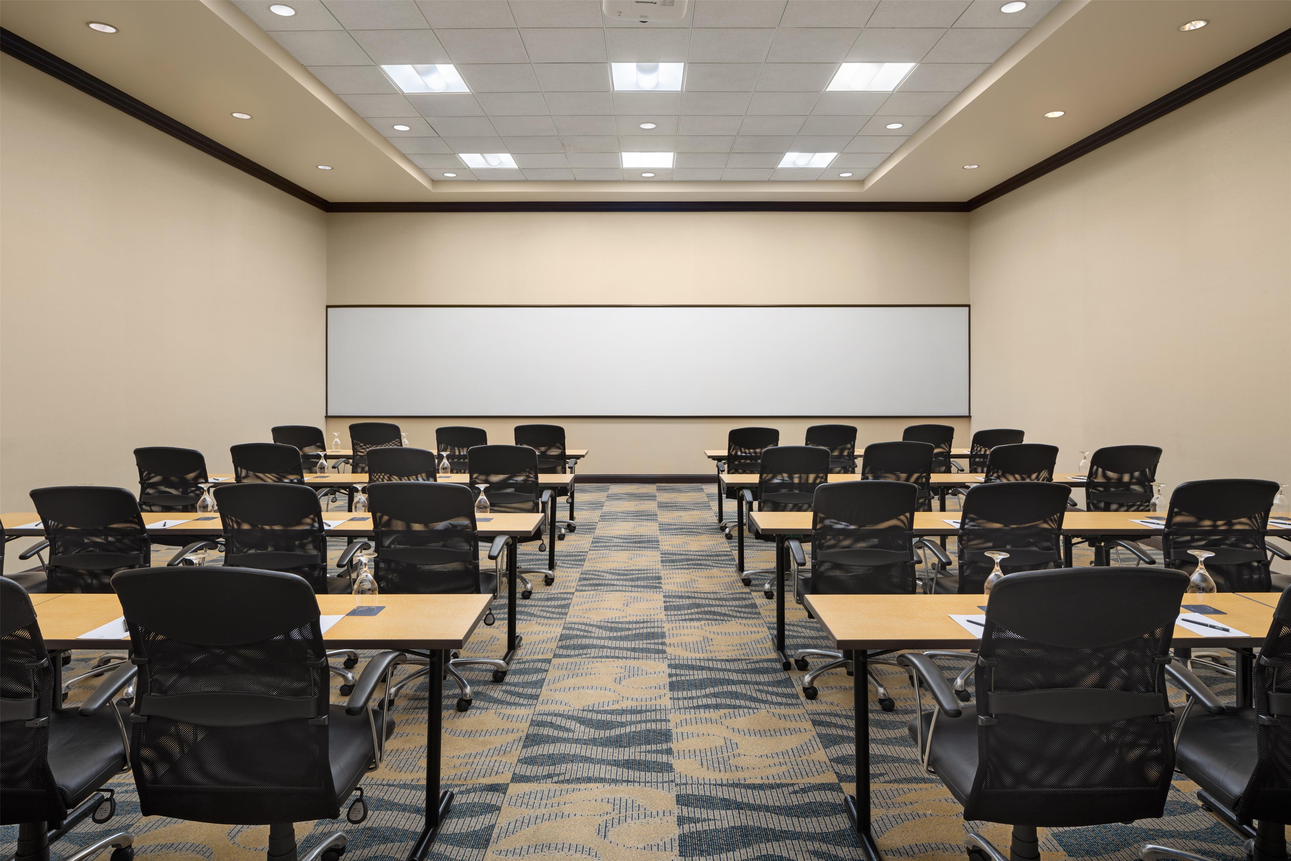 Meeting Room | Hilton Orrington / Evanston