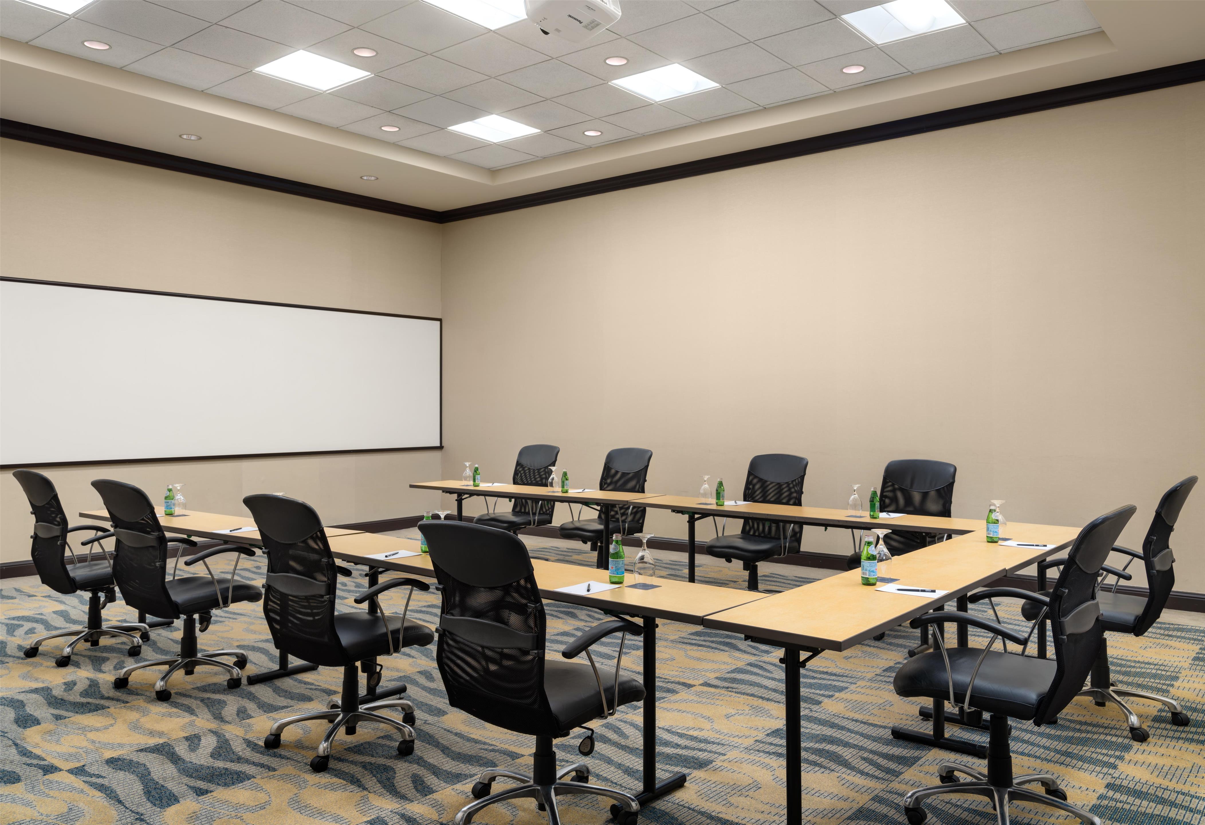 Meeting Room | Hilton Orrington / Evanston
