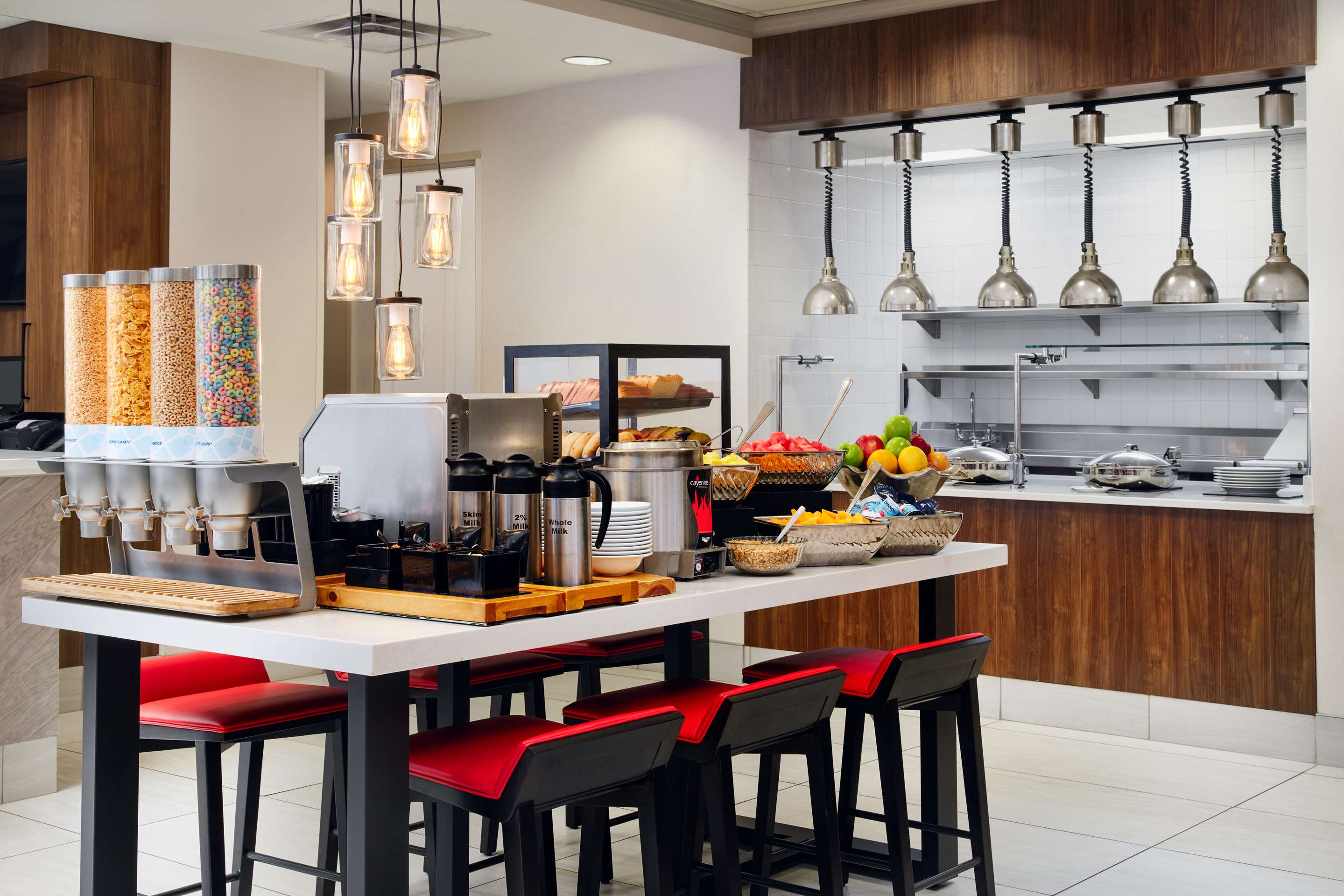 Breakfast Area | Hilton Garden Inn Schaumburg