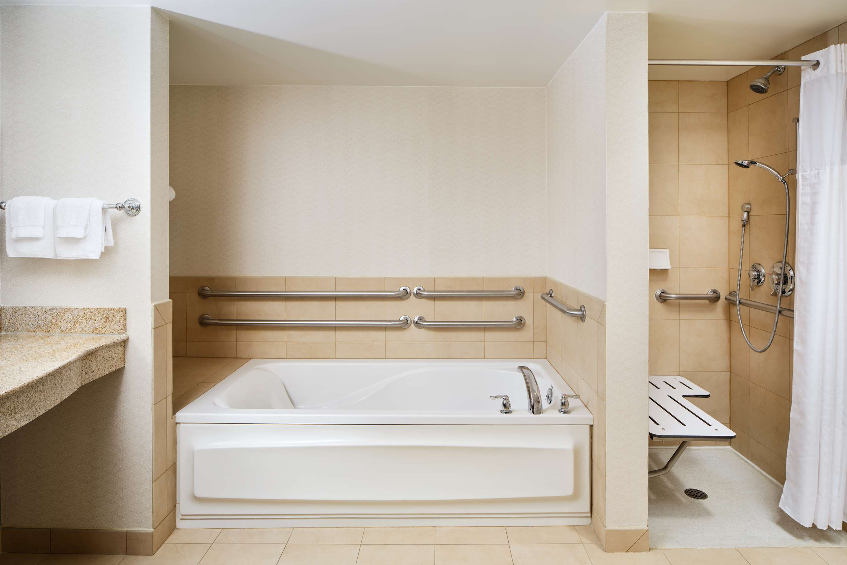 Guest room bath