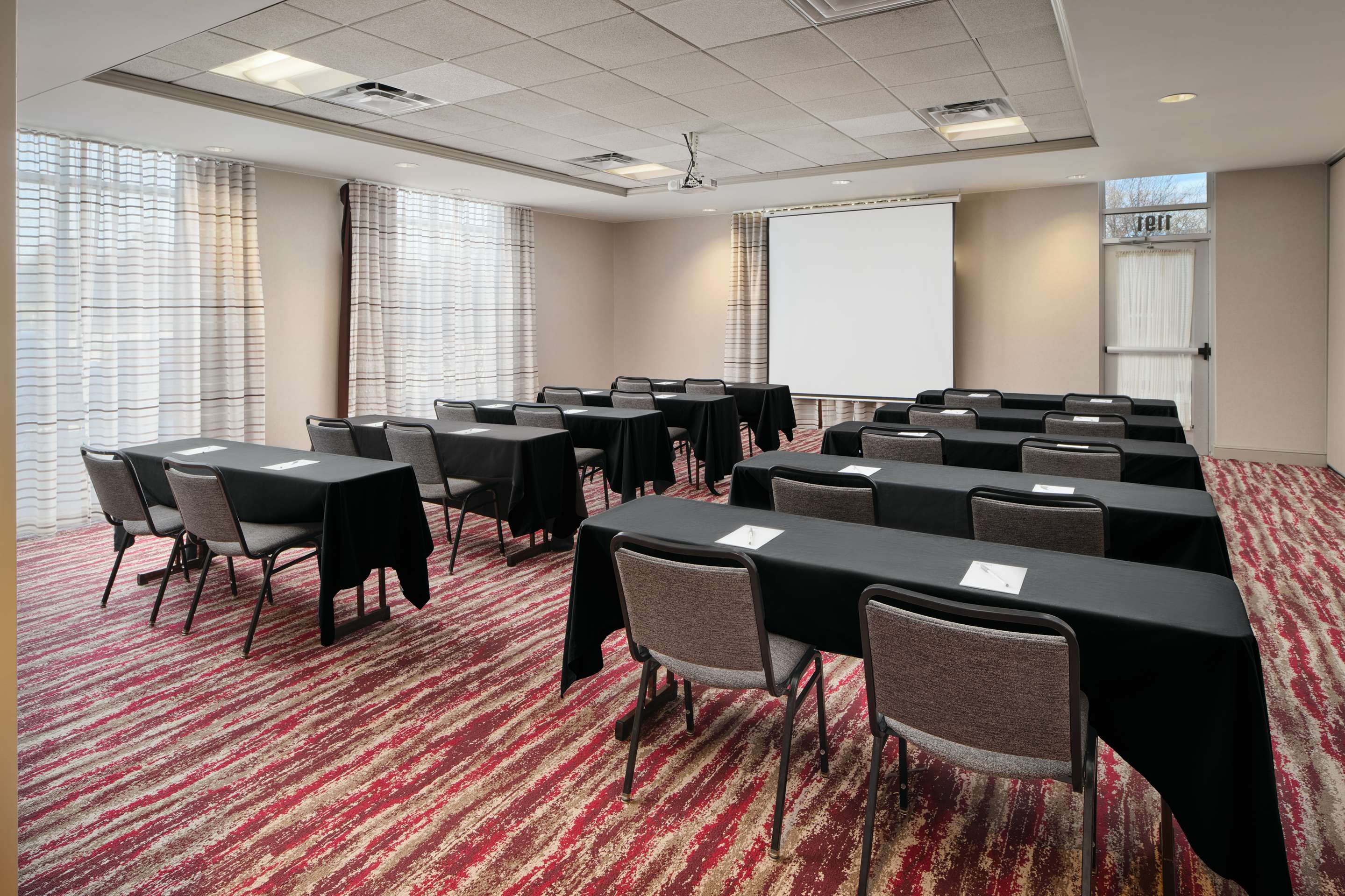 Meeting Room | Hilton Garden Inn Schaumburg