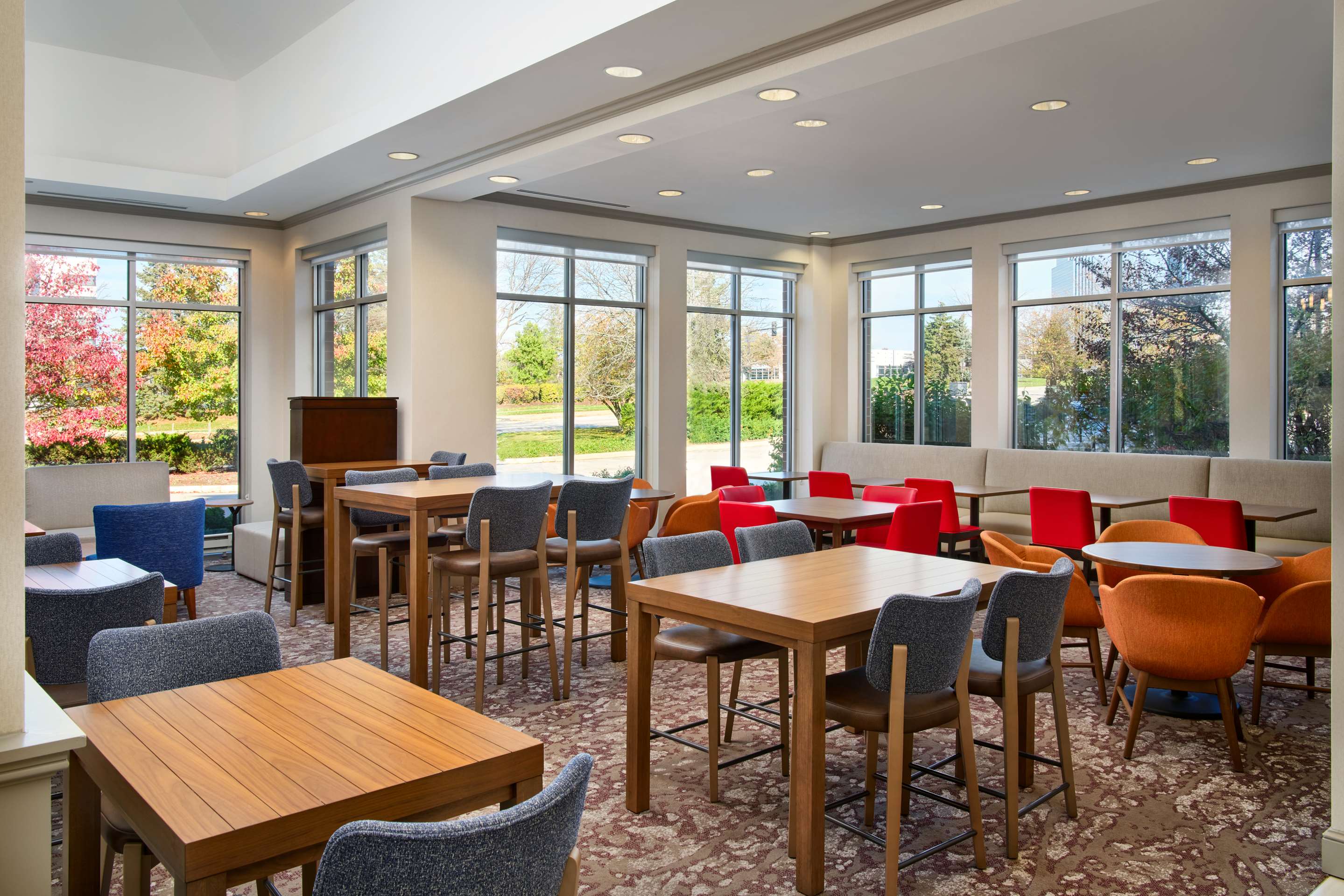 Restaurant | Hilton Garden Inn Schaumburg