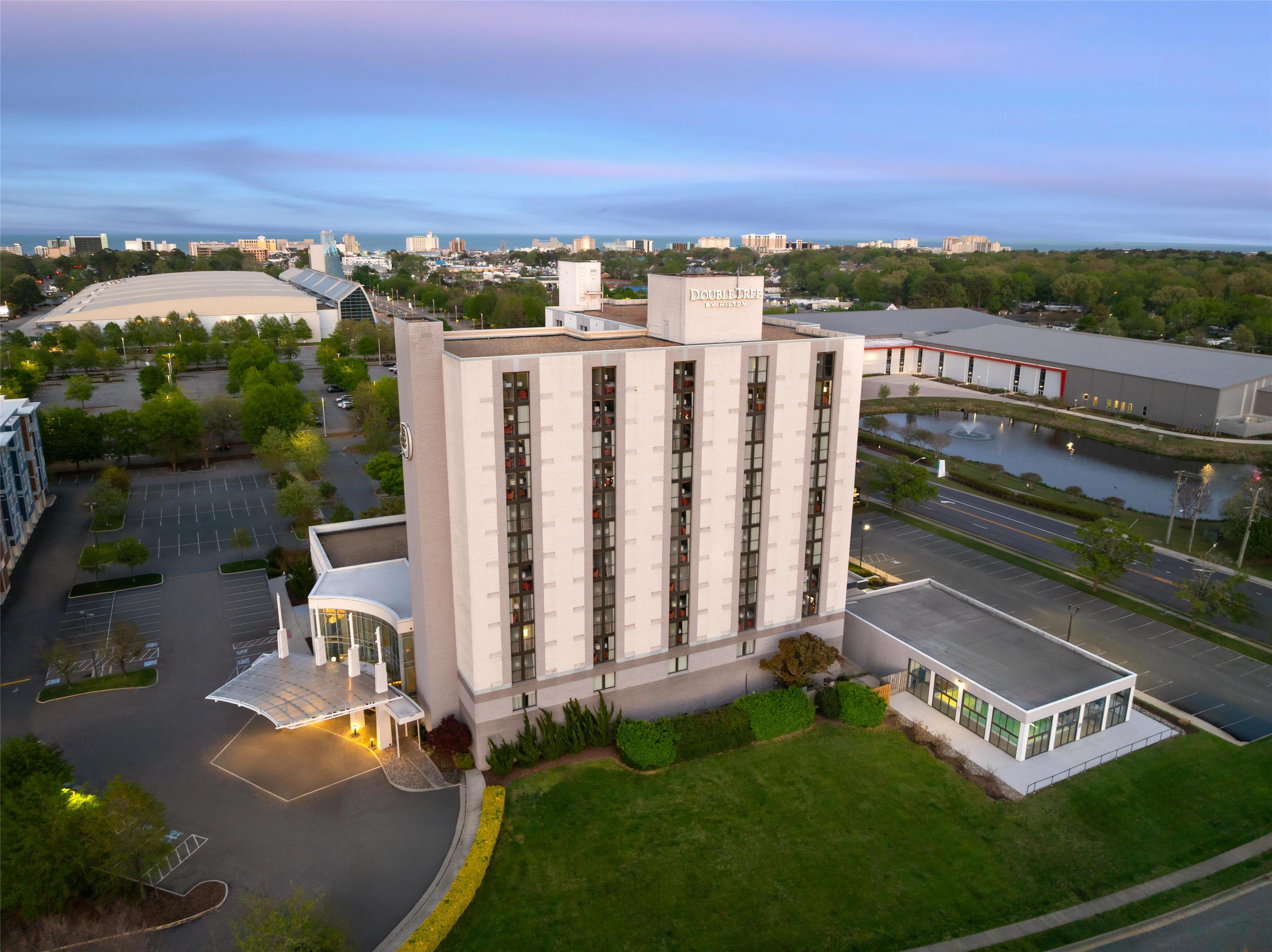 Exterior | DoubleTree by Hilton Virginia Beach