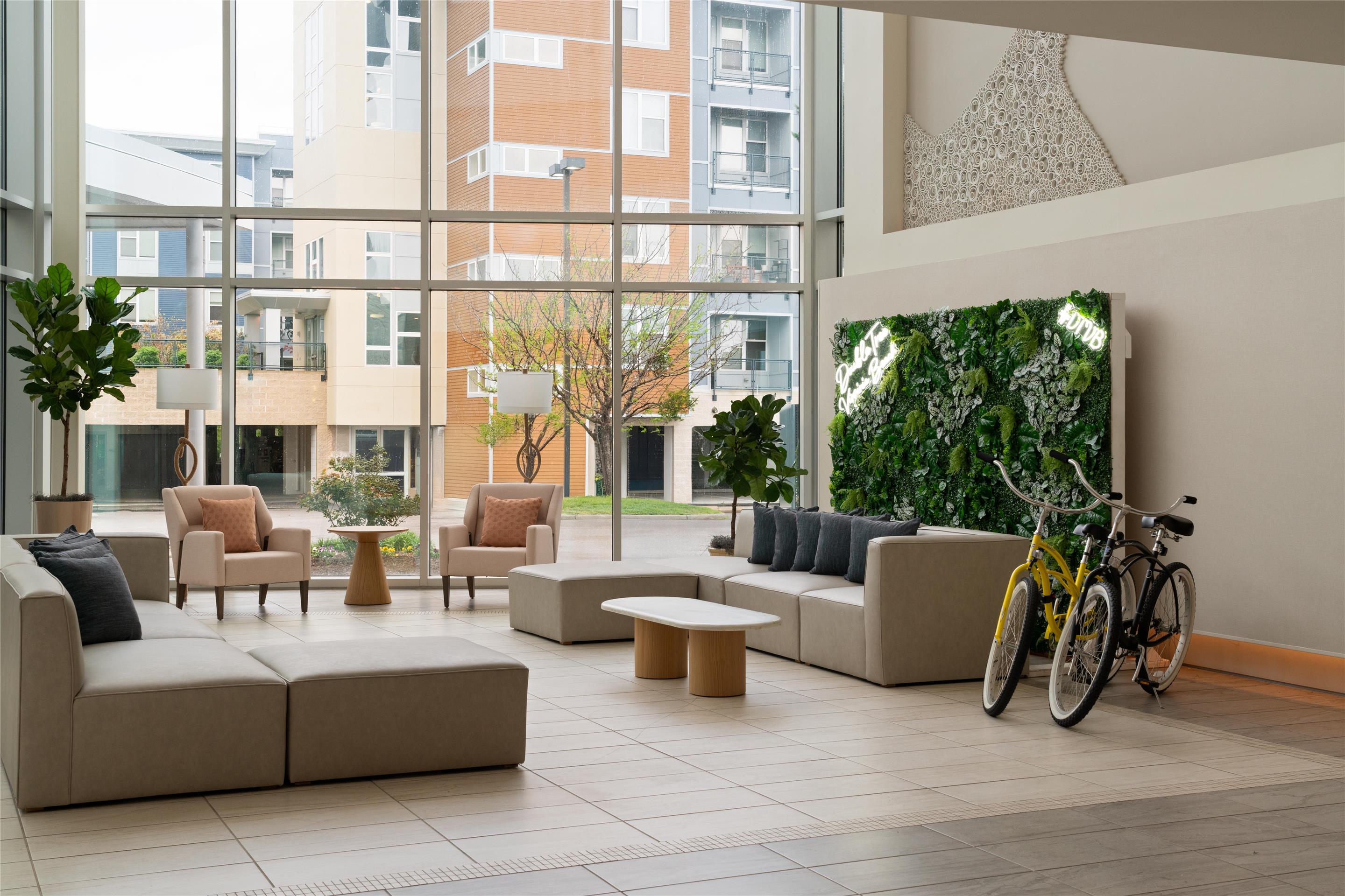 Lobby | DoubleTree by Hilton Virginia Beach