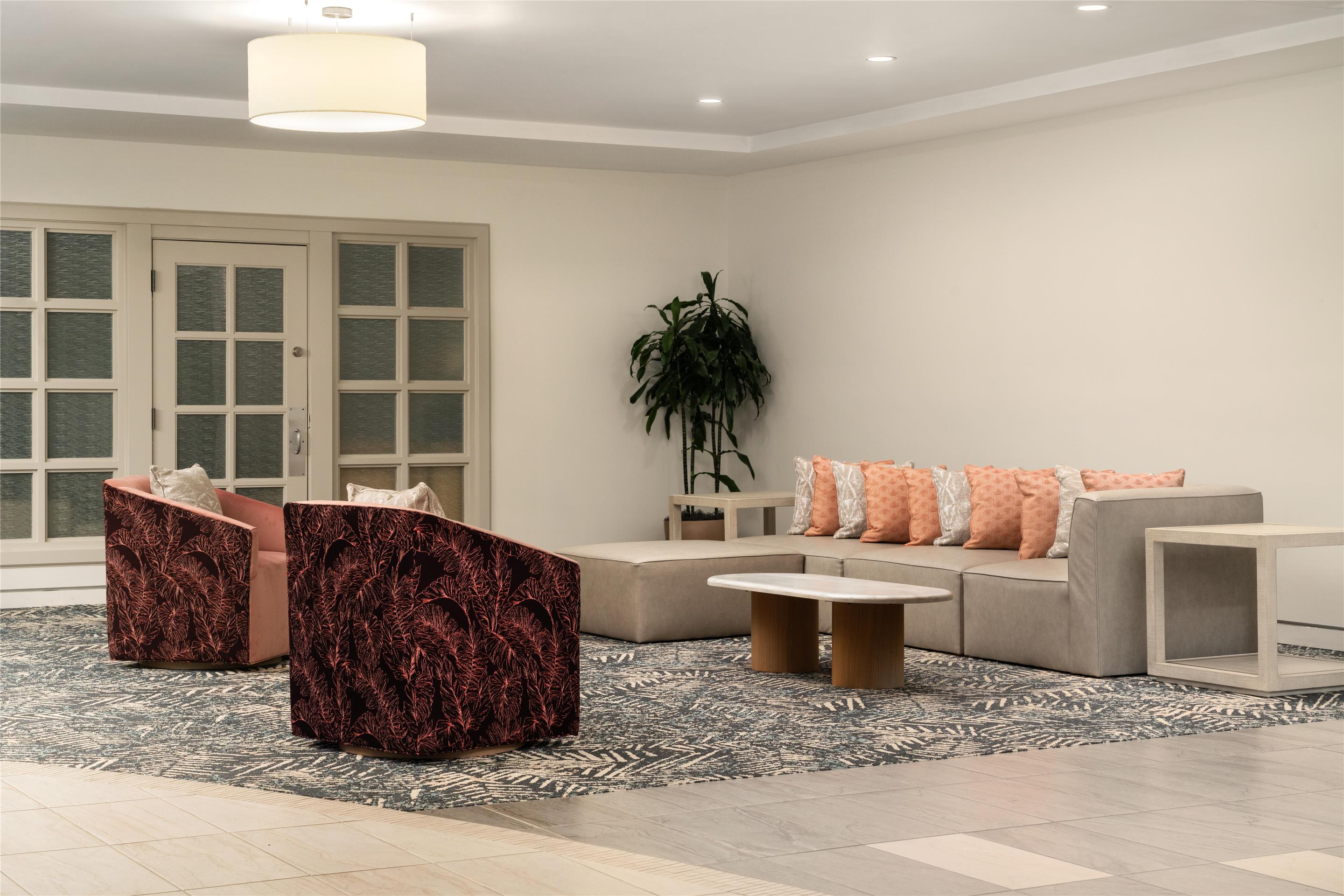 Lobby | DoubleTree by Hilton Virginia Beach