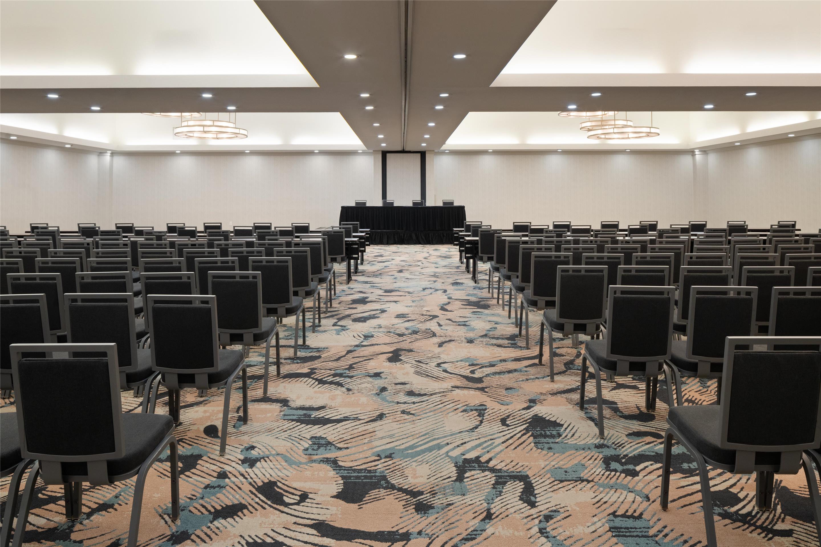 Meeting Room | DoubleTree by Hilton Virginia Beach