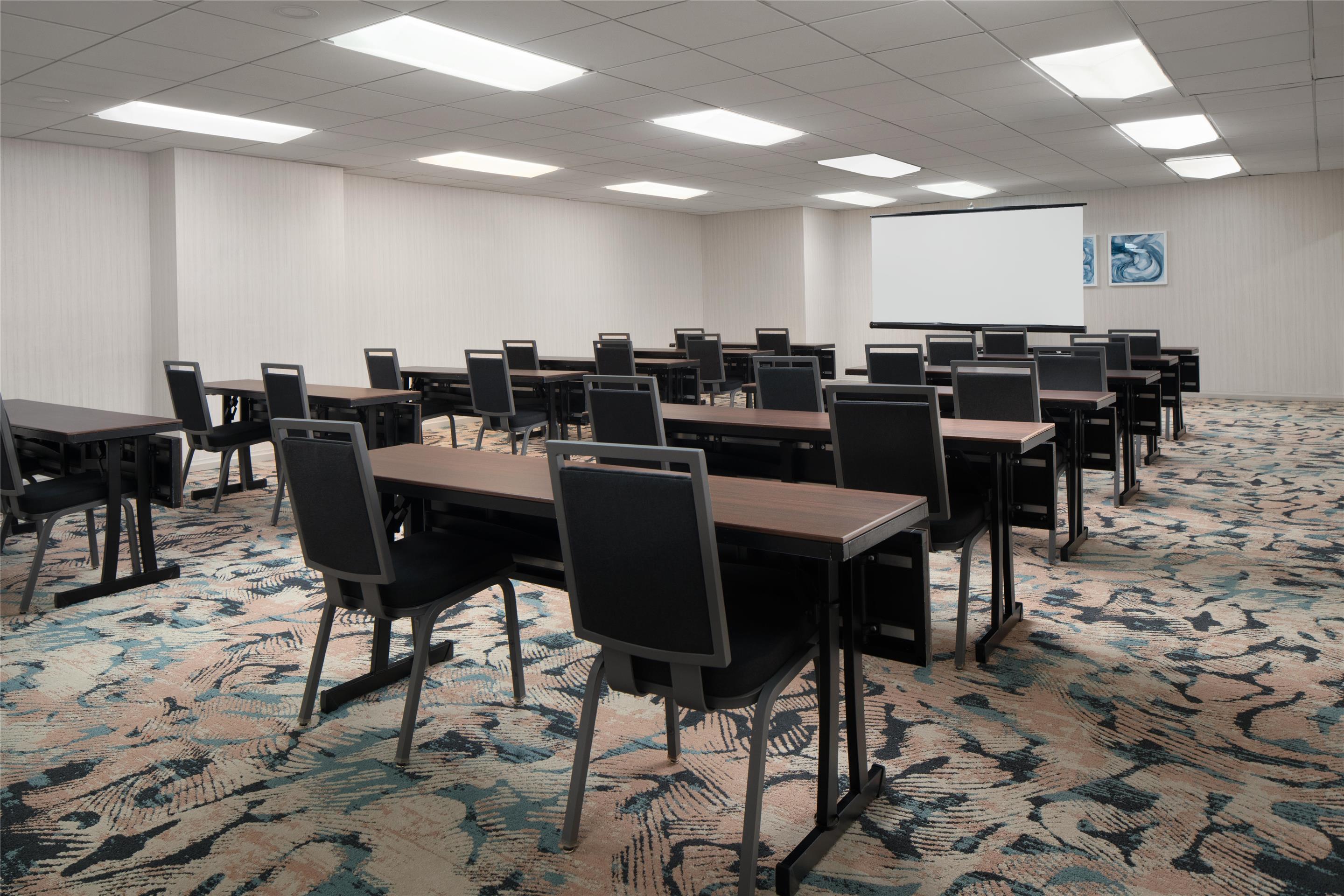 Meeting Room | DoubleTree by Hilton Virginia Beach