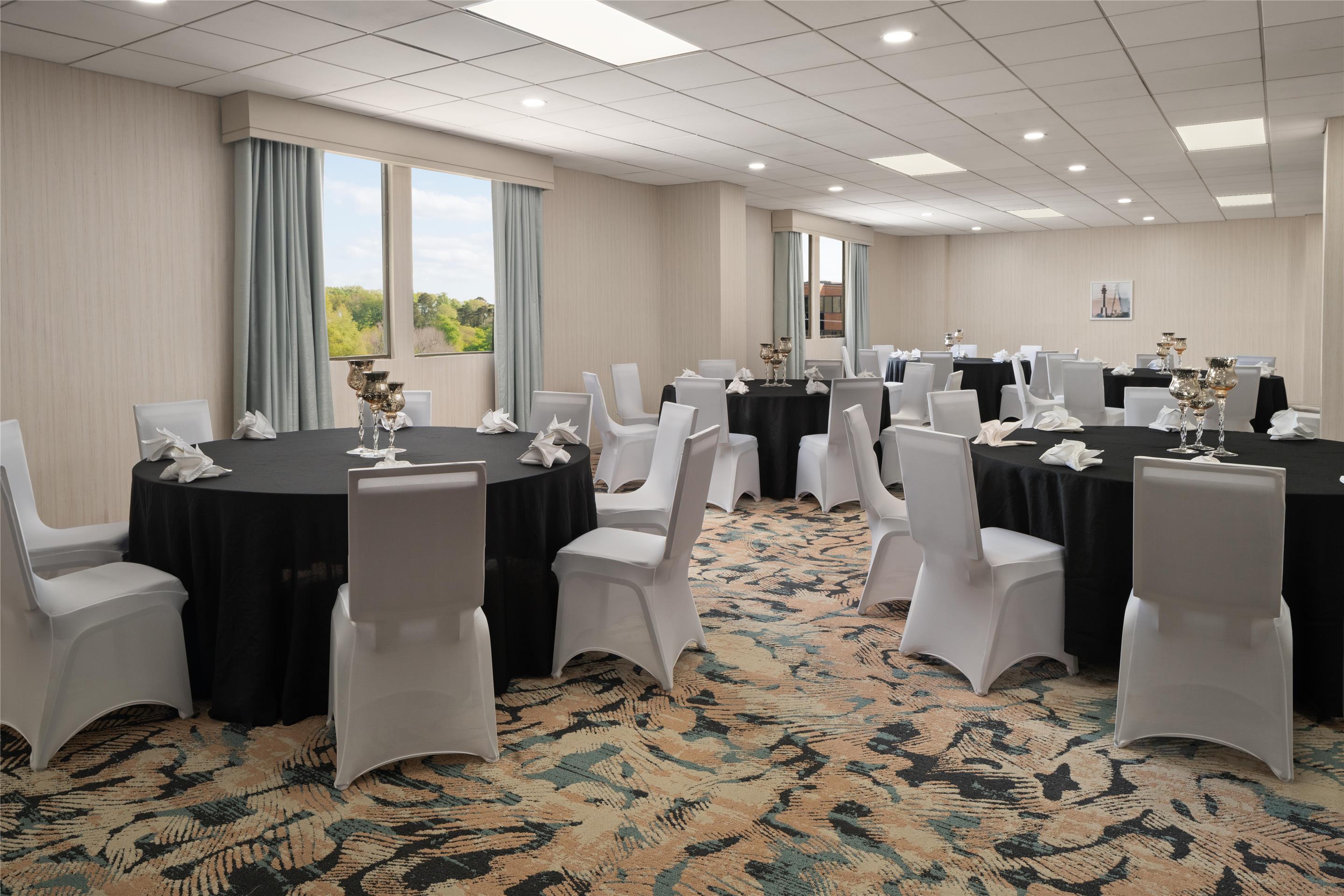 Meeting Room | DoubleTree by Hilton Virginia Beach