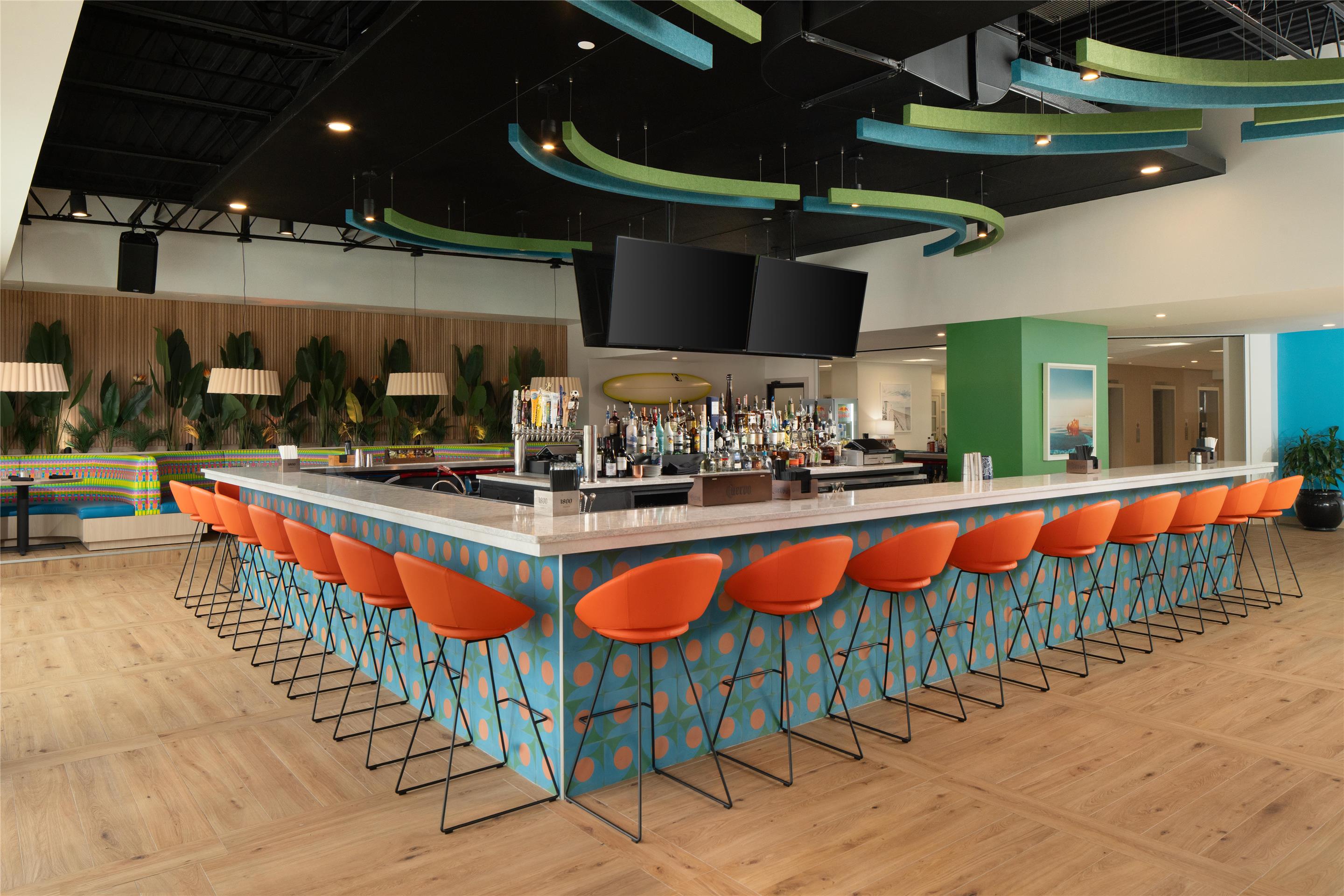 BarLounge | DoubleTree by Hilton Virginia Beach