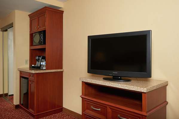  - Hilton Garden Inn Newport News - I-64, Exit 256