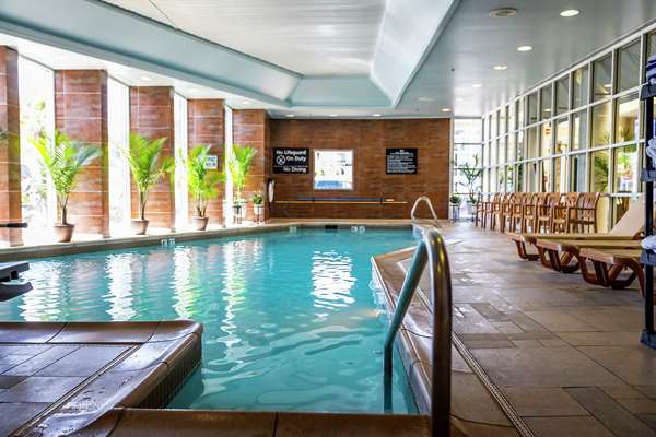 Pool - Hampton Inn Oceanfront North Virginia Beach