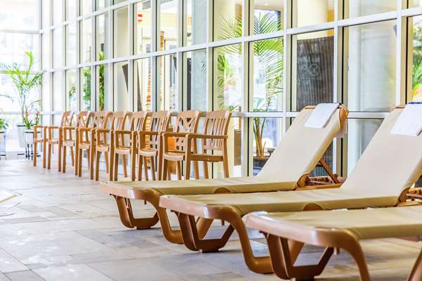 Pool - Hampton Inn Oceanfront North Virginia Beach