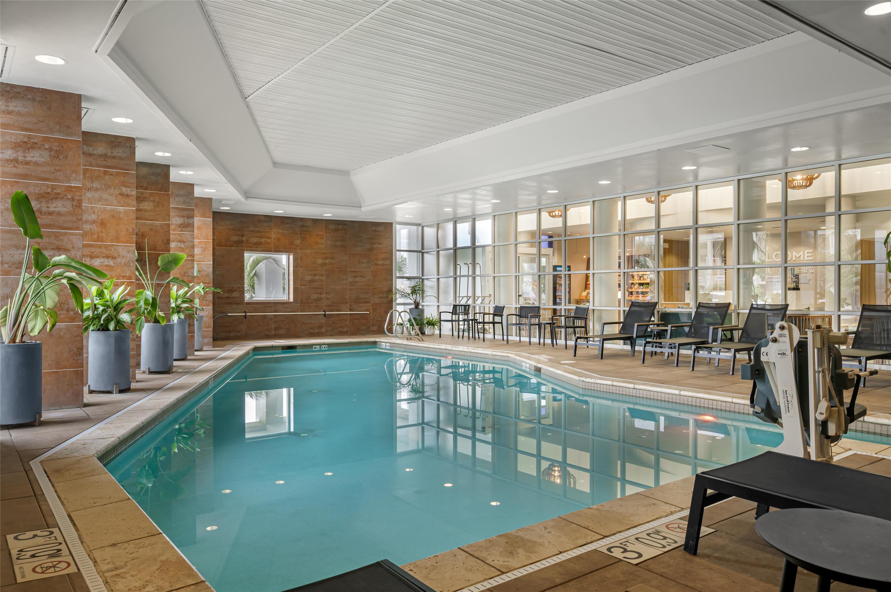 Pool | Hampton Inn Virginia Beach-Oceanfront North