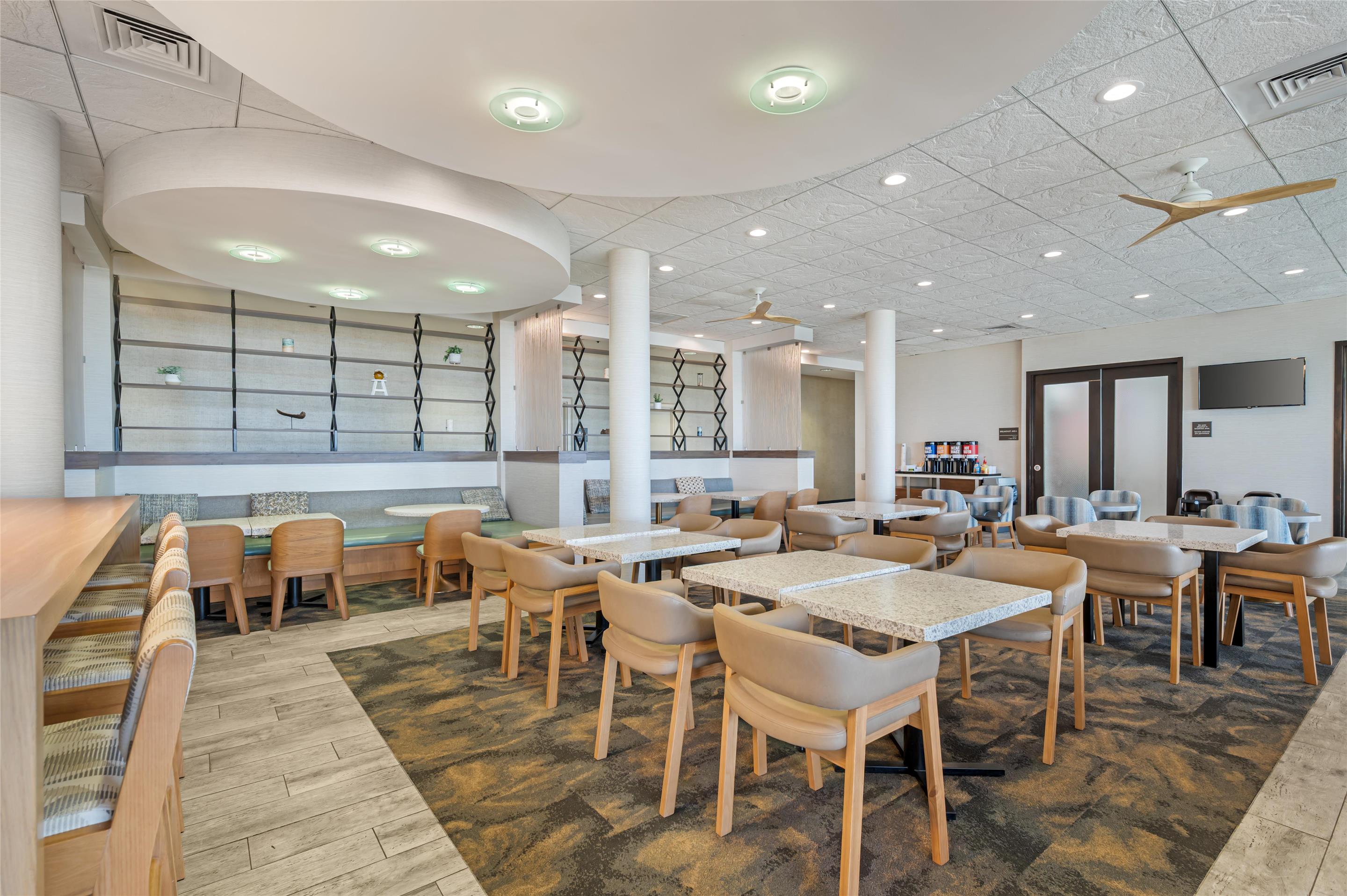 Breakfast Area | Hampton Inn Virginia Beach-Oceanfront North