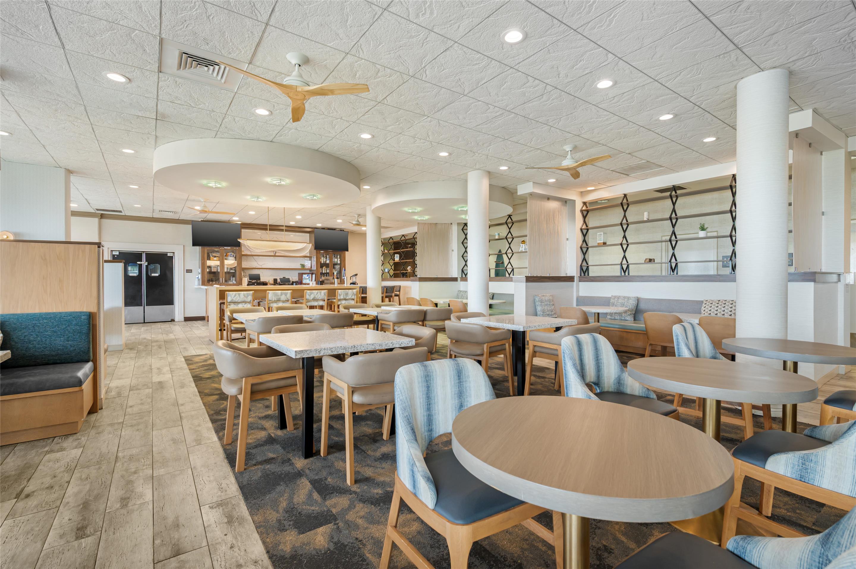 Breakfast Area | Hampton Inn Virginia Beach-Oceanfront North