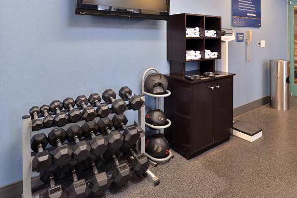 Fitness/ Exercise Room - Hampton Inn Virginia Beach