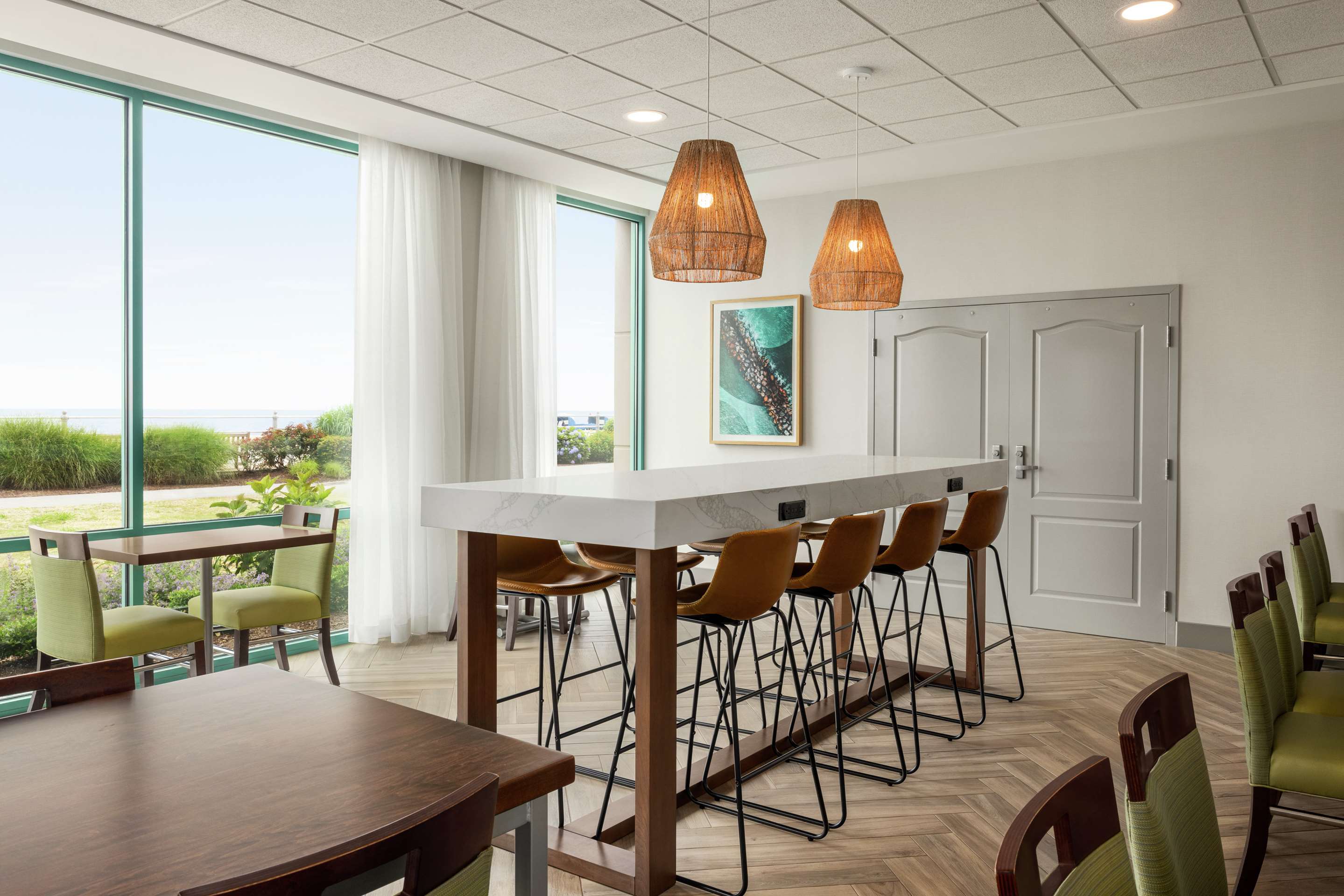 Breakfast Area | Hampton Inn Virginia Beach-Oceanfront South