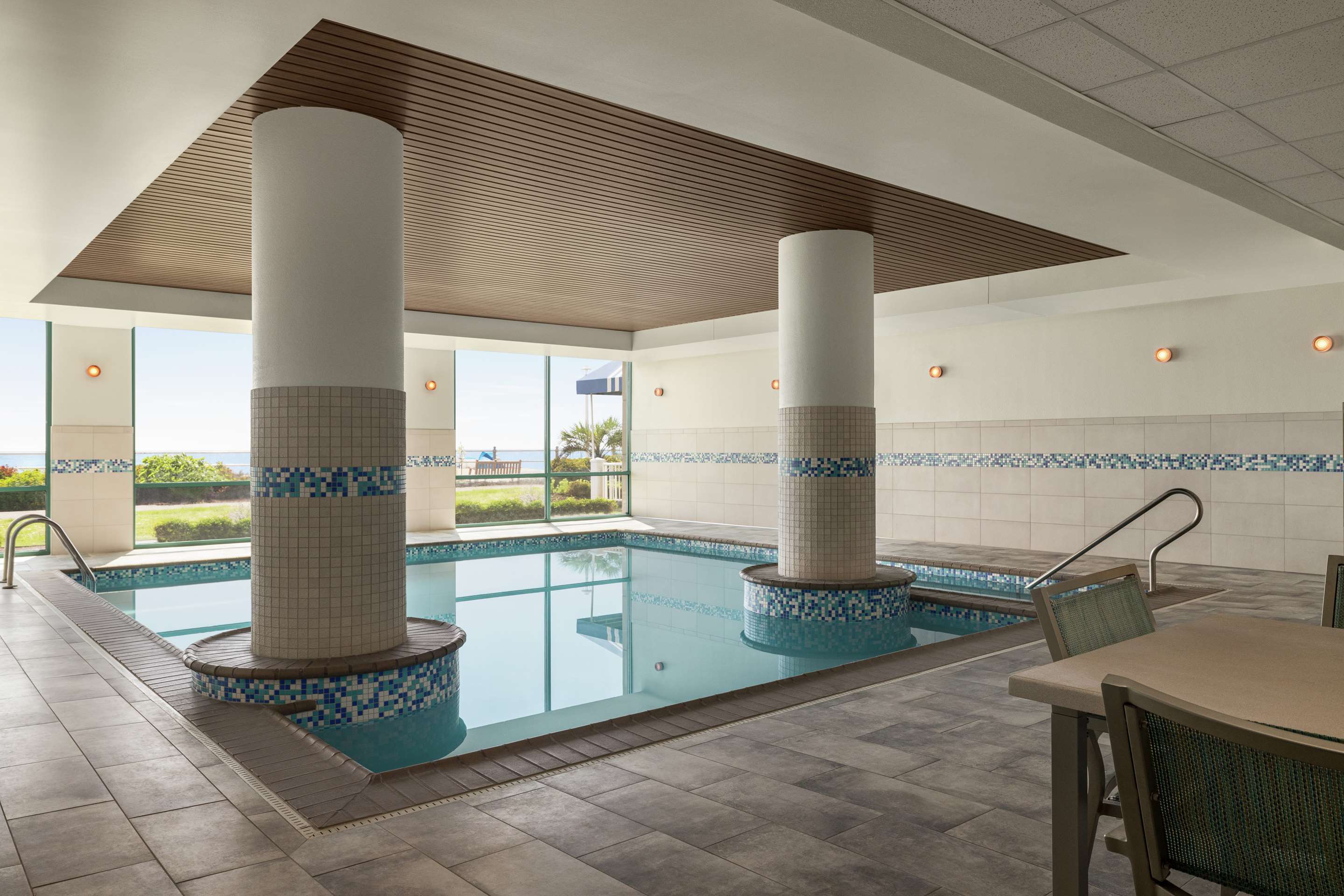 Pool | Hampton Inn Virginia Beach-Oceanfront South
