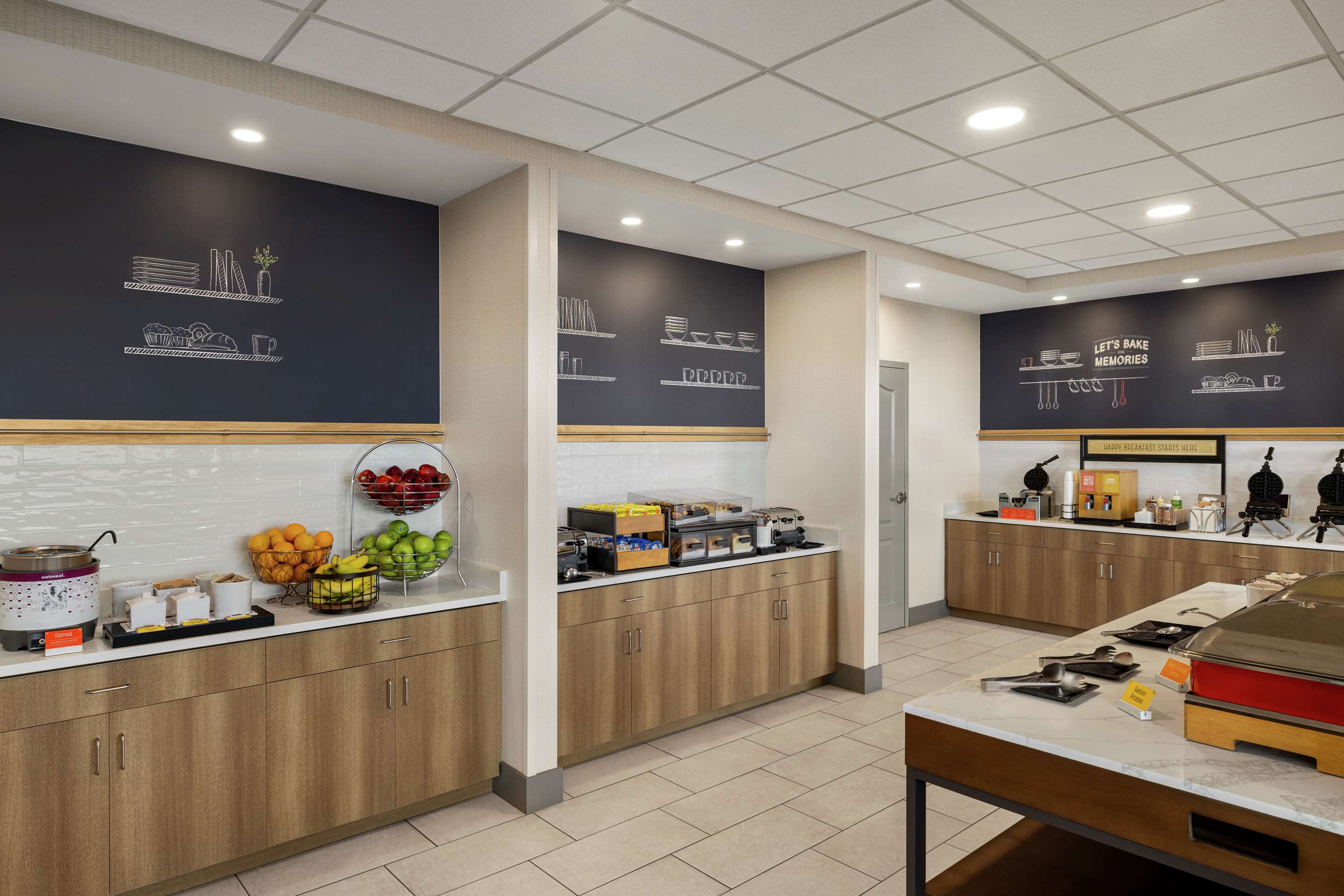 Breakfast Area | Hampton Inn Virginia Beach-Oceanfront South