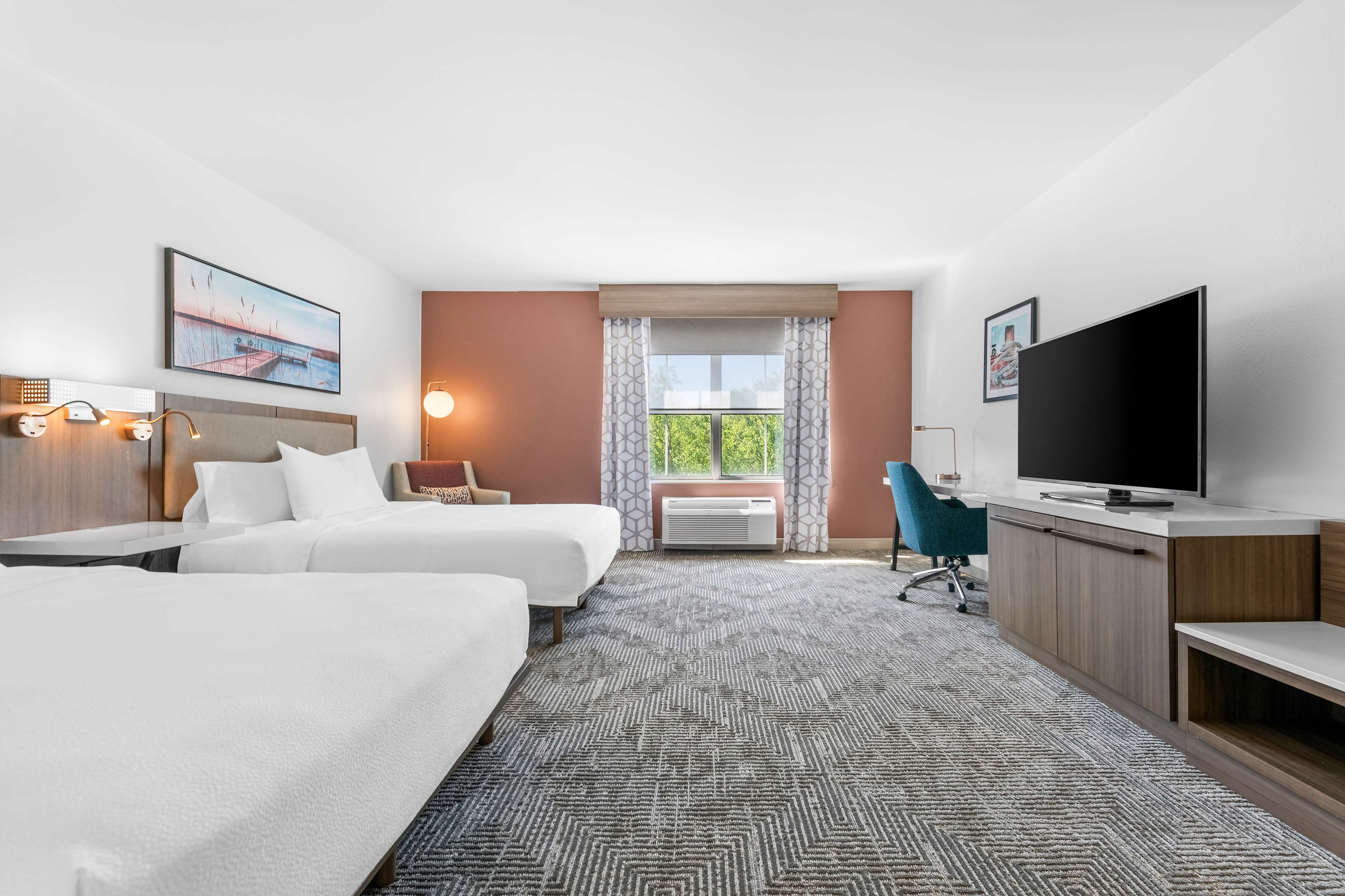 Hilton Garden Inn Suffolk Riverfront Room Type - 2 QUEEN MOD HEAR ACC W TUB