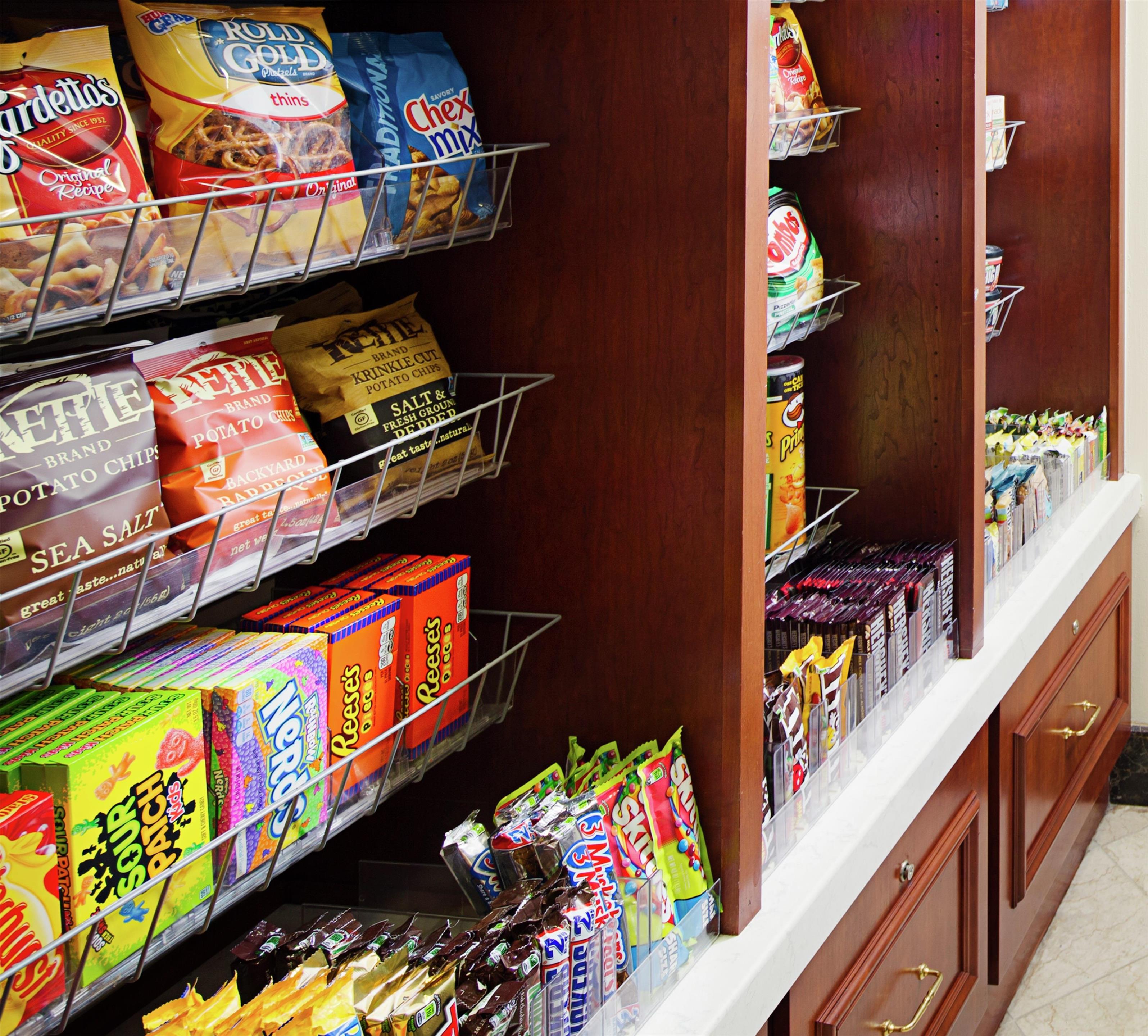 Restaurant | Hilton Garden Inn Virginia Beach Town Center