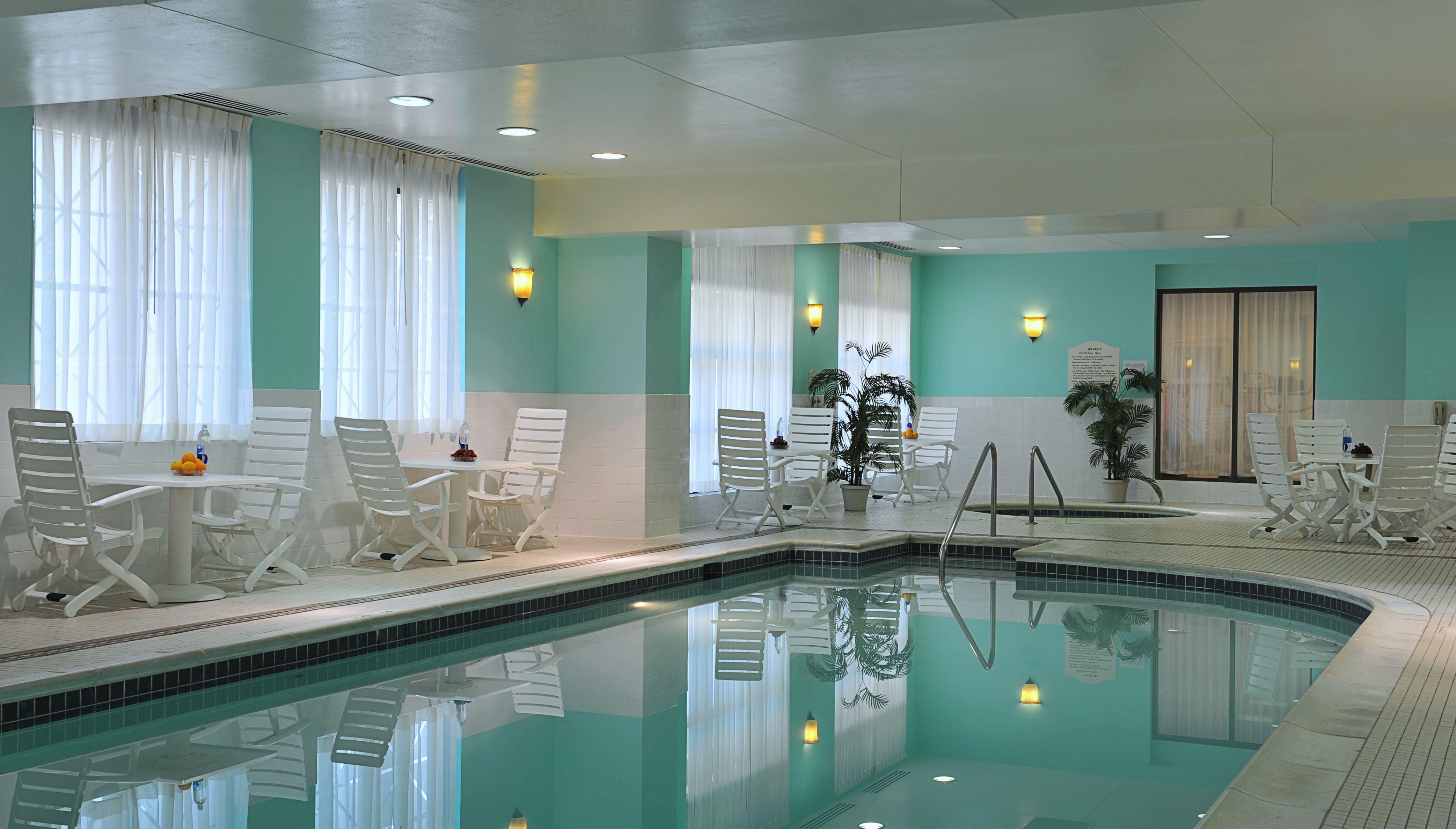 Pool | Hilton Garden Inn Virginia Beach Town Center