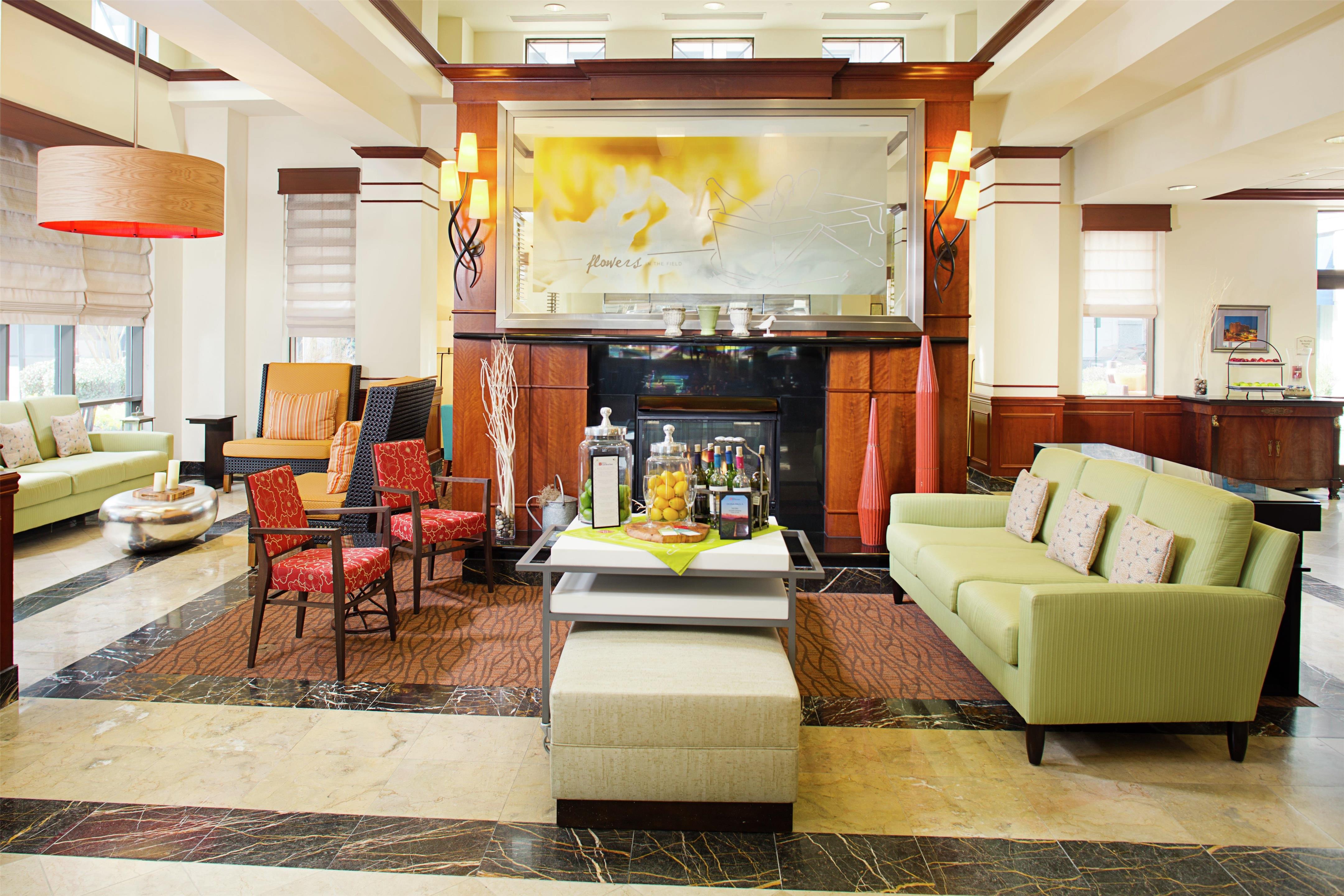 Lobby | Hilton Garden Inn Virginia Beach Town Center