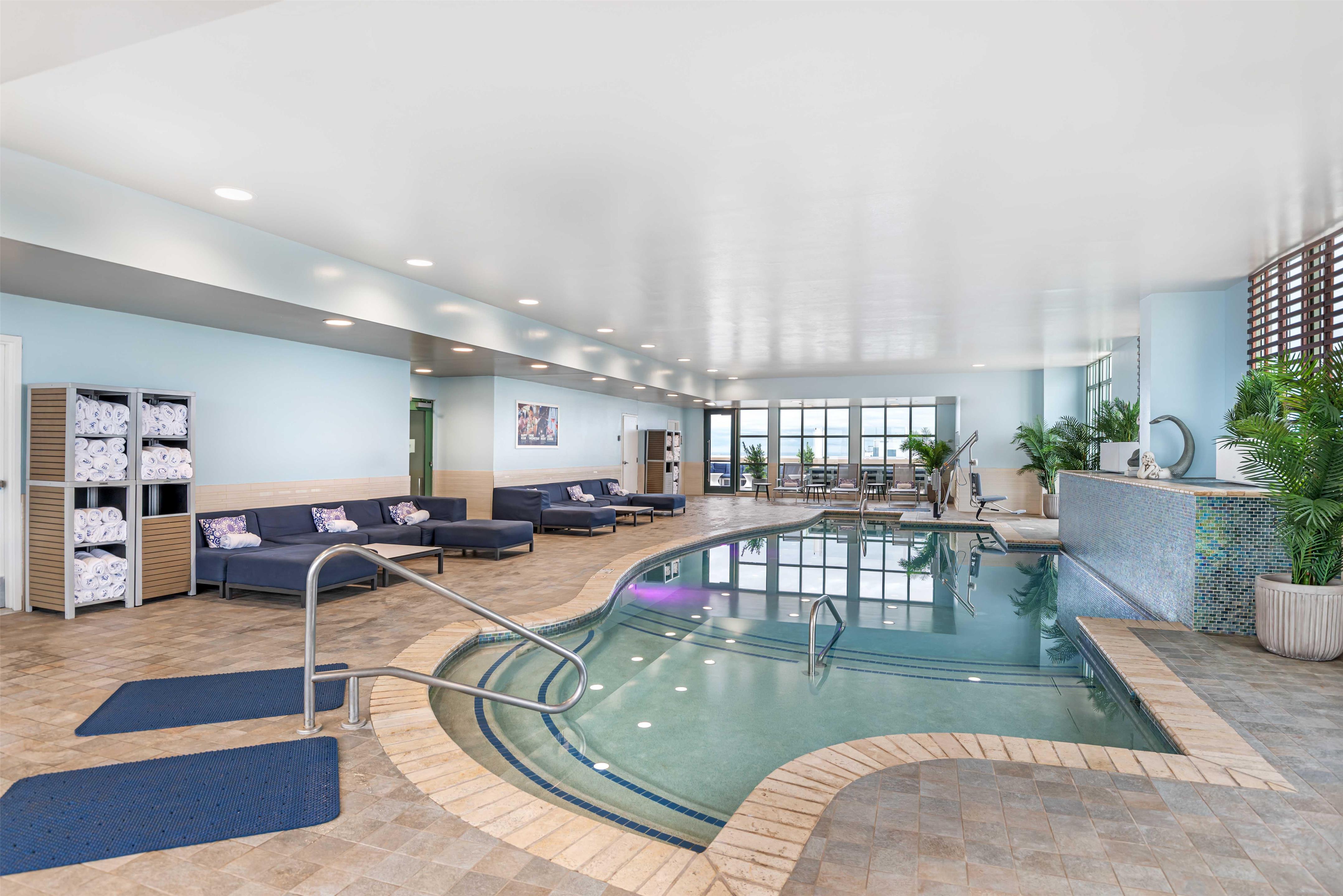 Pool | Marriott Virginia Beach Oceanfront