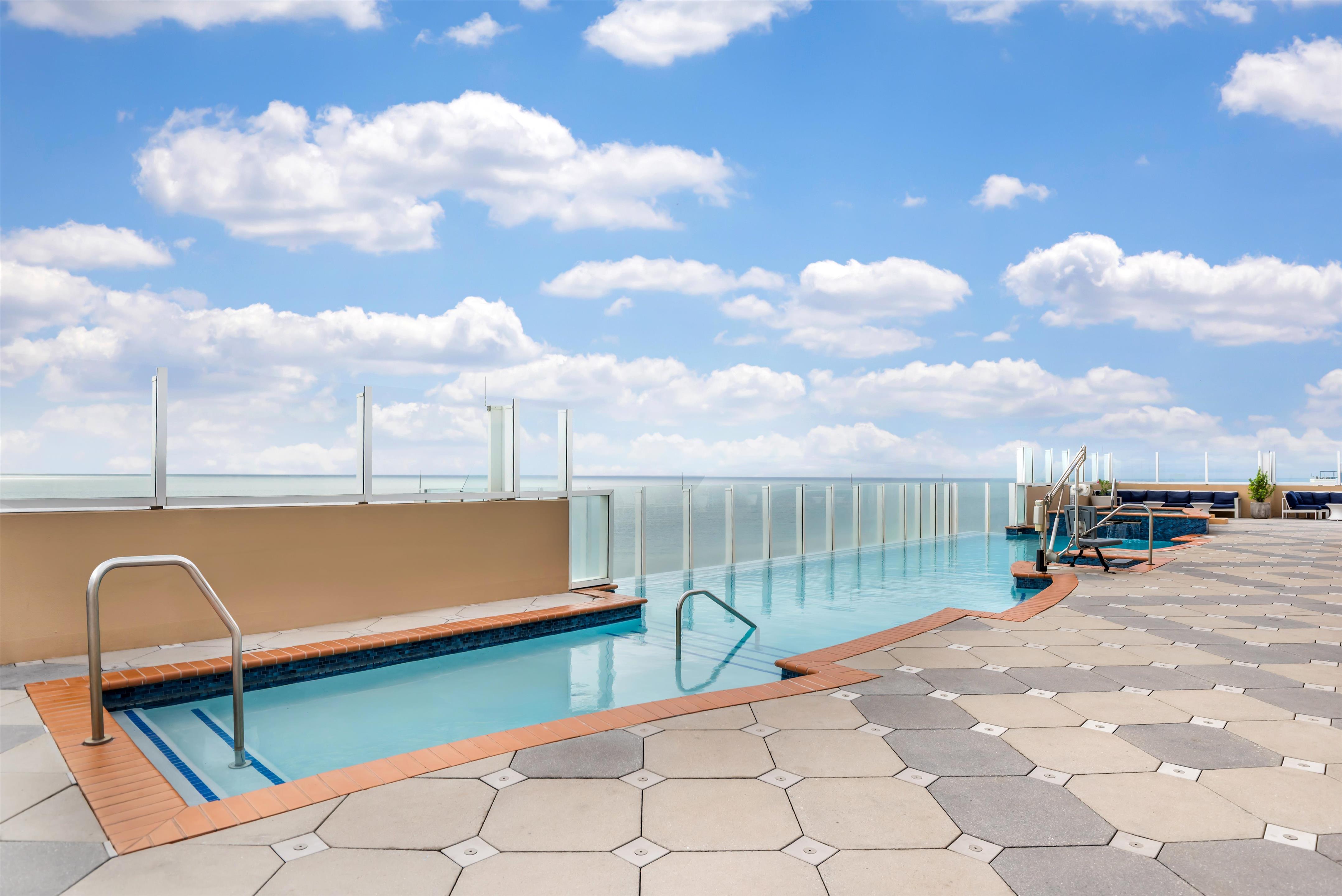 Pool | Marriott Virginia Beach Oceanfront
