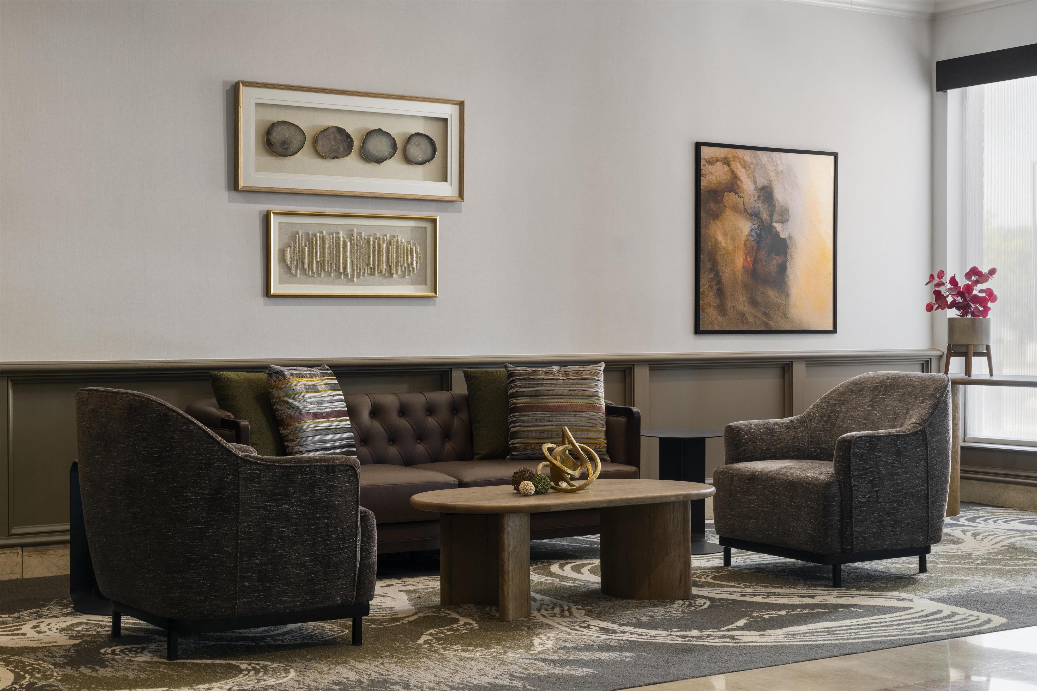 Lobby | Doubletree by Hilton Hotel Leominster
