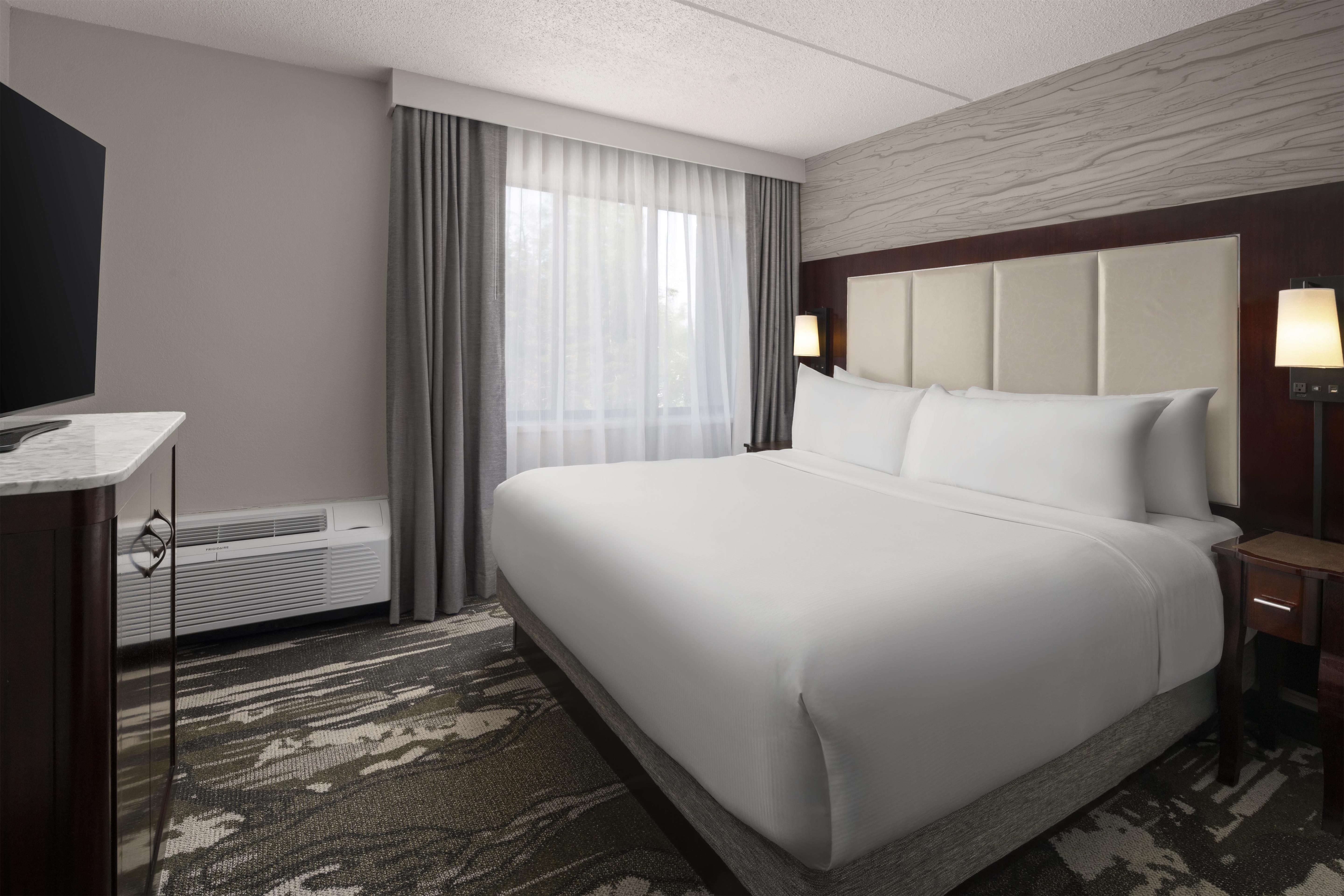 DoubleTree by Hilton Leominster Room Type - 1 KING JUNIOR SUITE