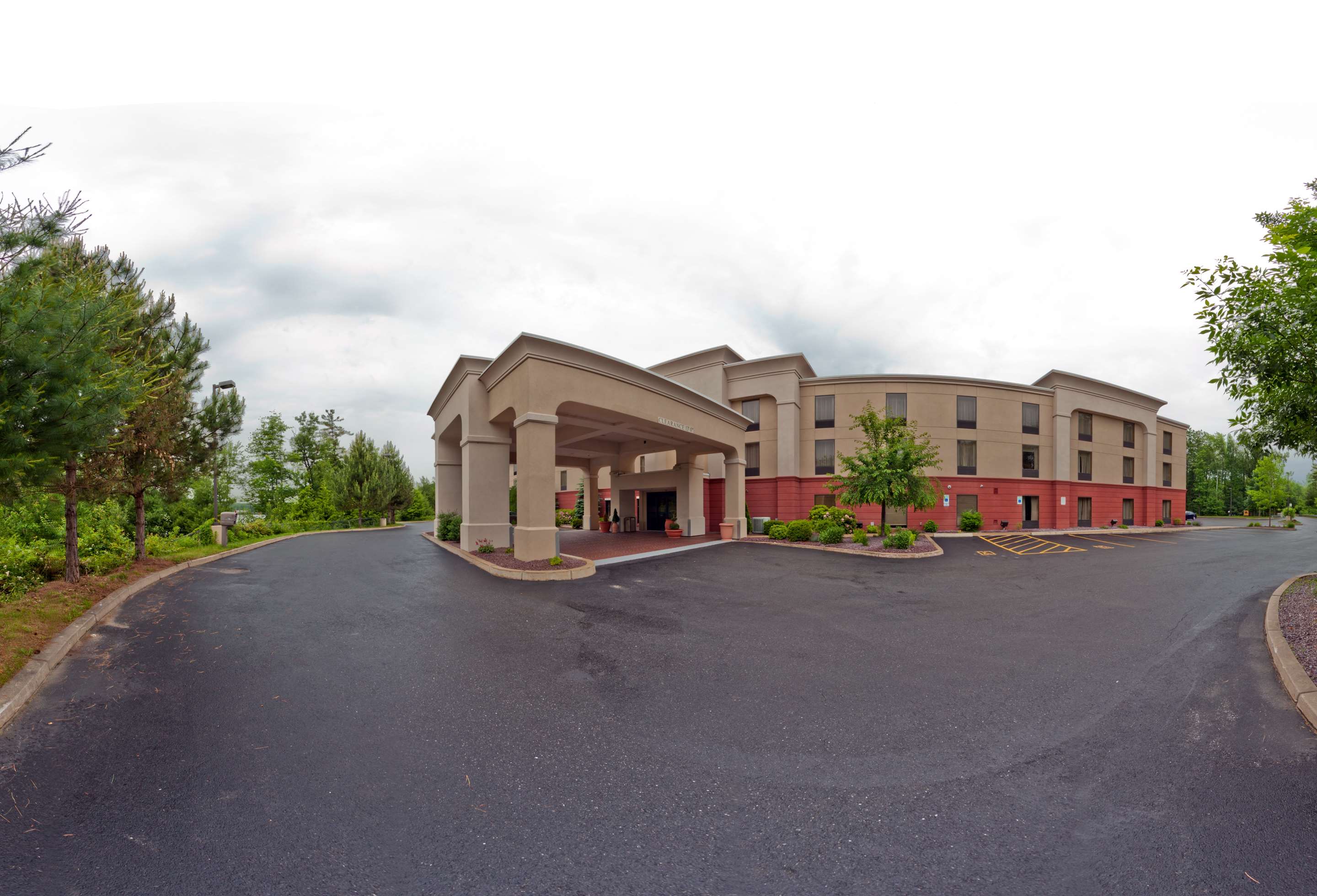 Exterior | Hampton Inn Auburn
