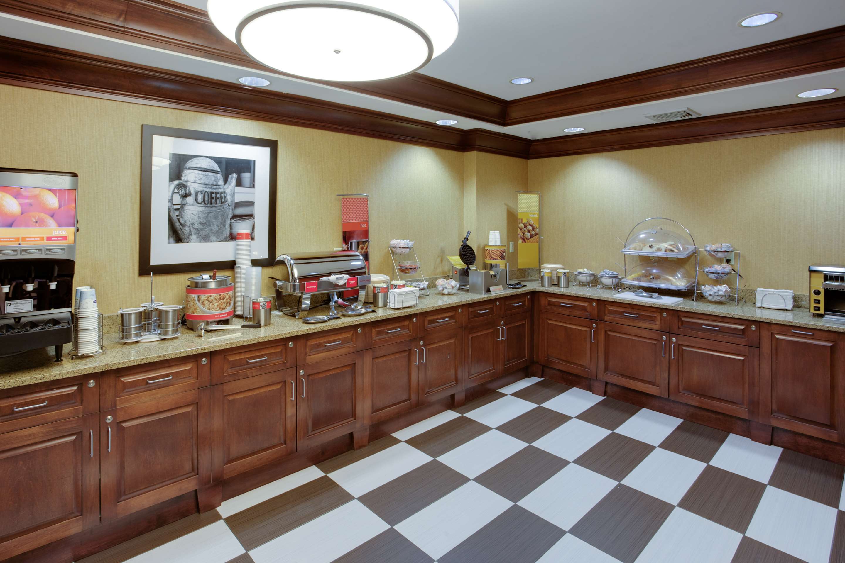 Restaurant | Hampton Inn Auburn