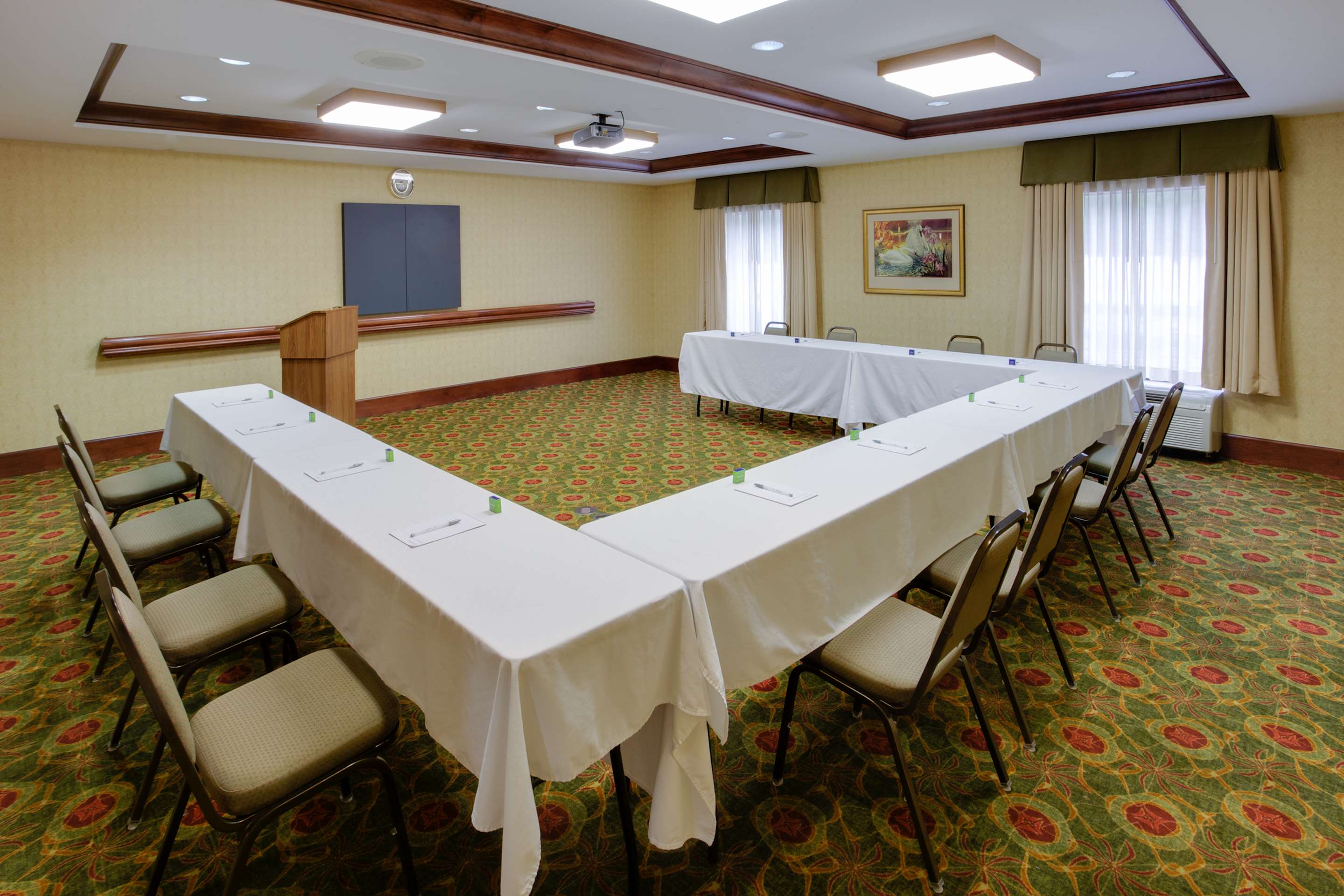 Meeting Room | Hampton Inn Auburn