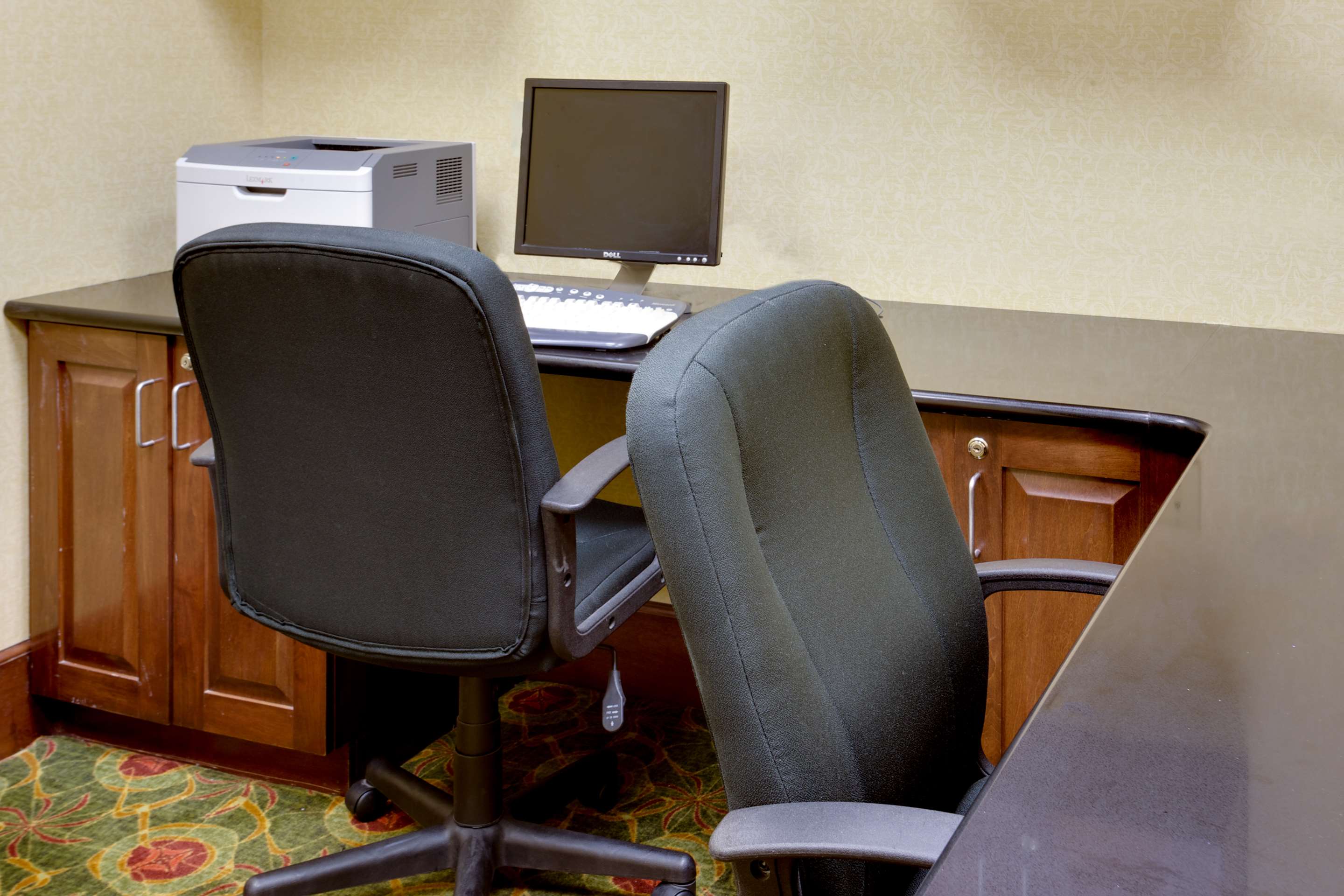 Business Center | Hampton Inn Auburn