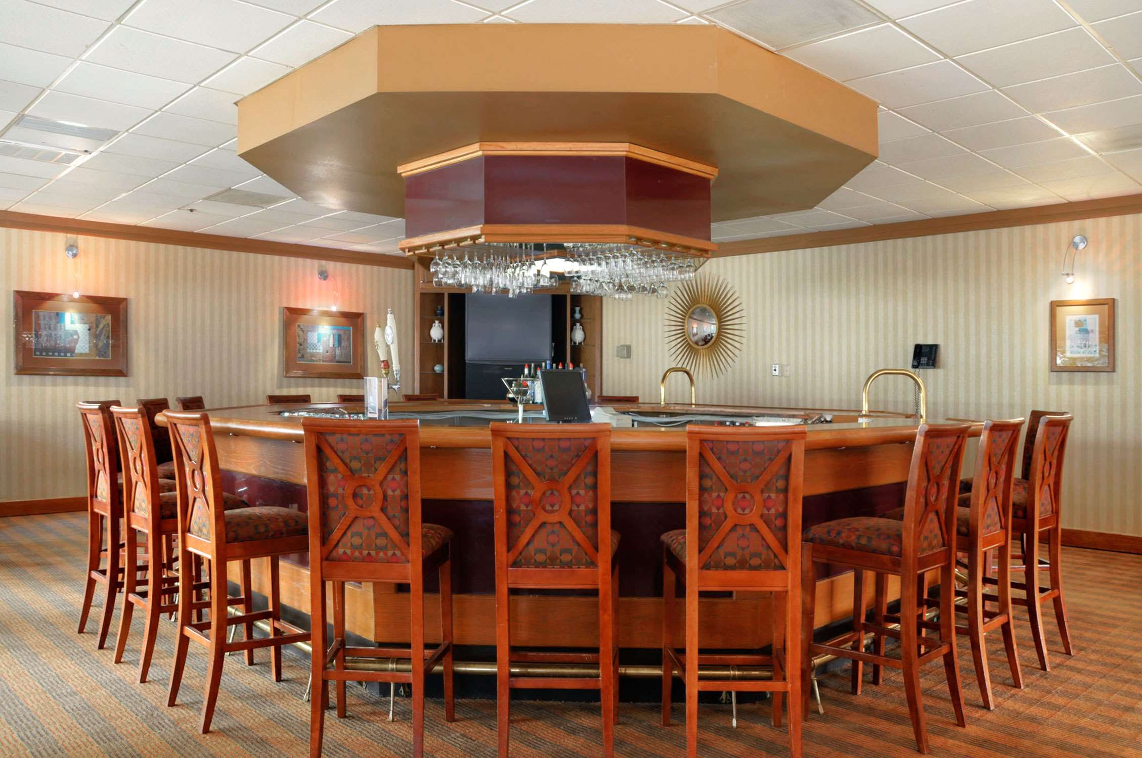 BarLounge | DoubleTree by Hilton Hotel Oak Ridge - Knoxville