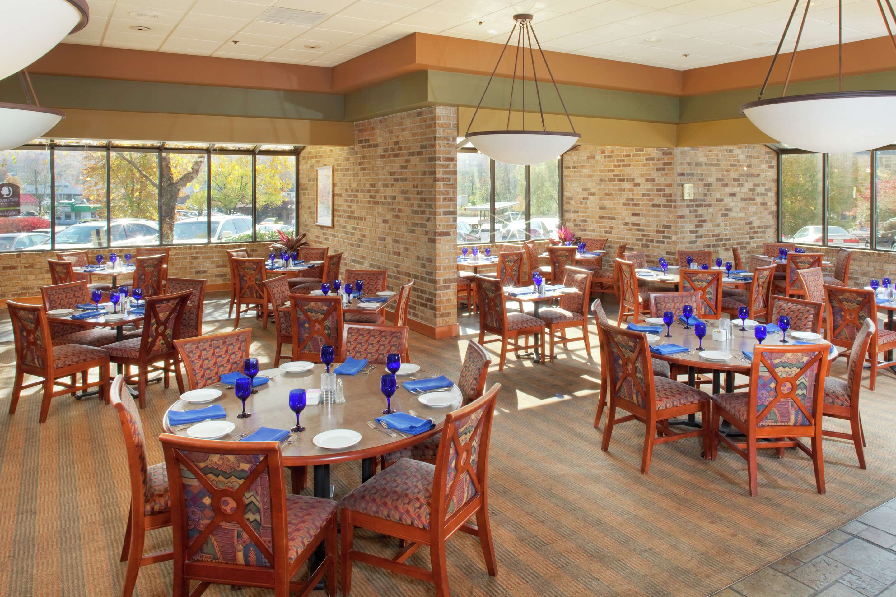 Restaurant | DoubleTree by Hilton Hotel Oak Ridge - Knoxville