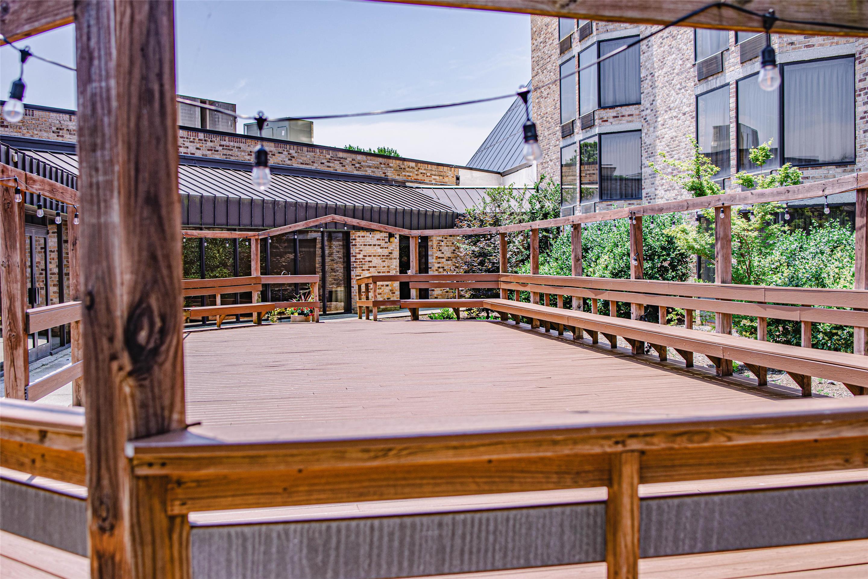Exterior | DoubleTree by Hilton Hotel Oak Ridge - Knoxville