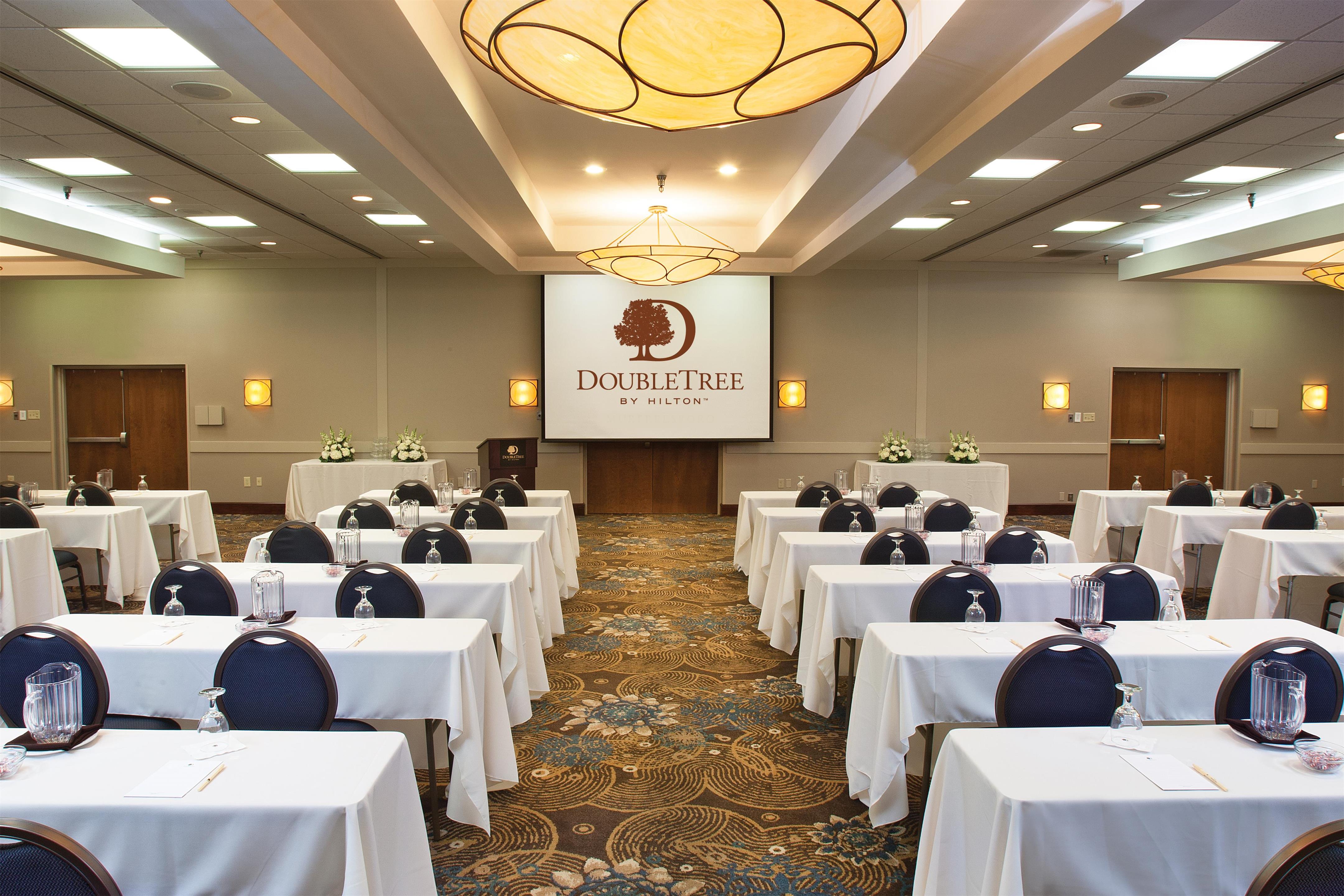 Restaurant | DoubleTree by Hilton Hotel Oak Ridge - Knoxville