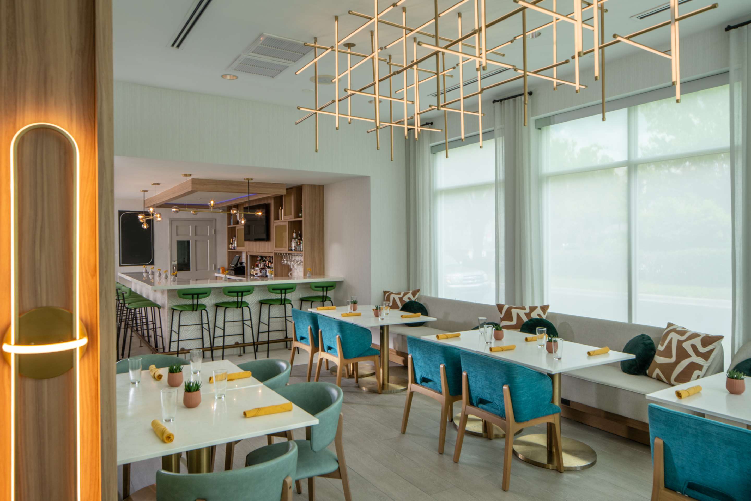 Restaurant | Hilton Garden Inn Orlando Airport