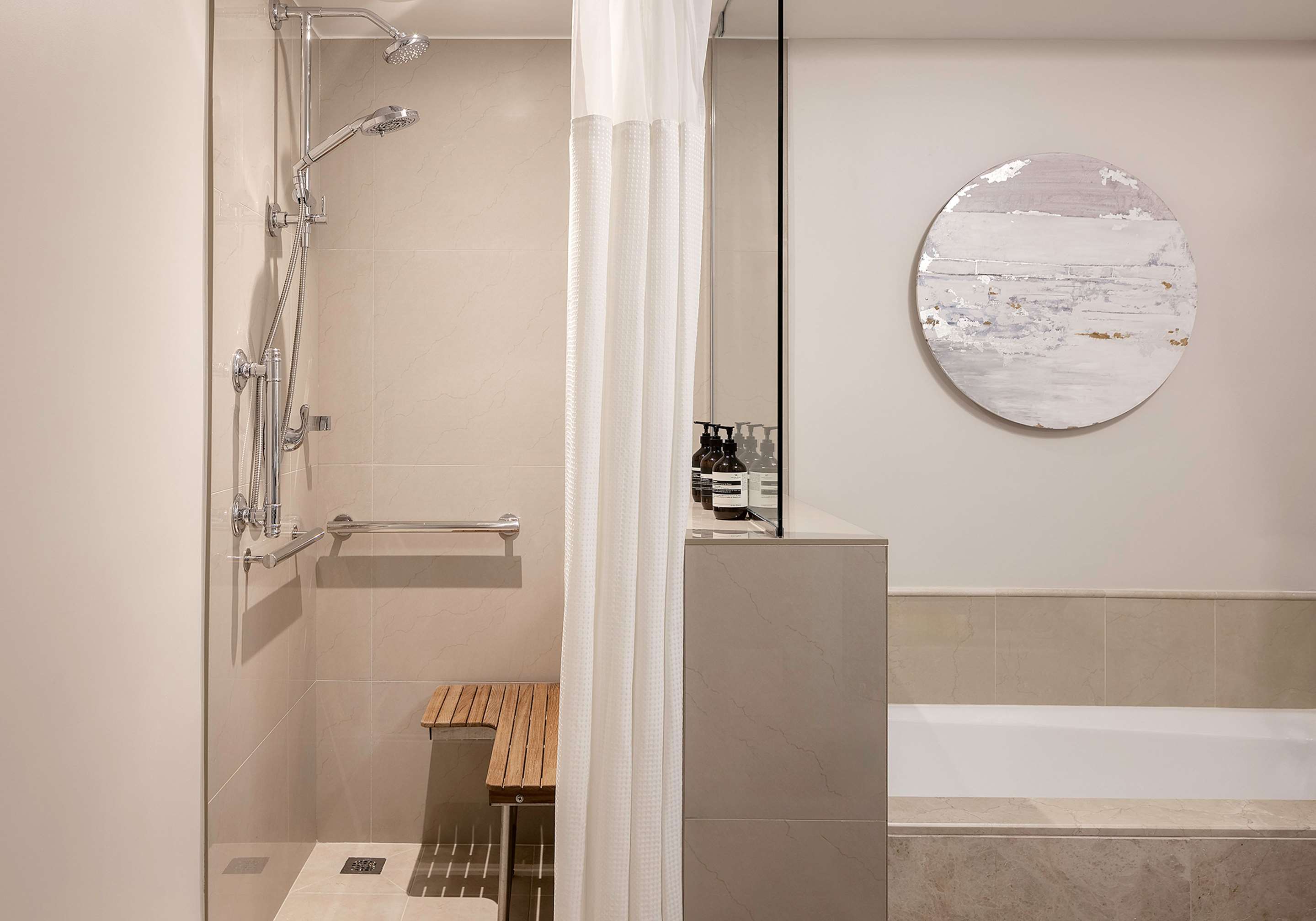 Guest room bath