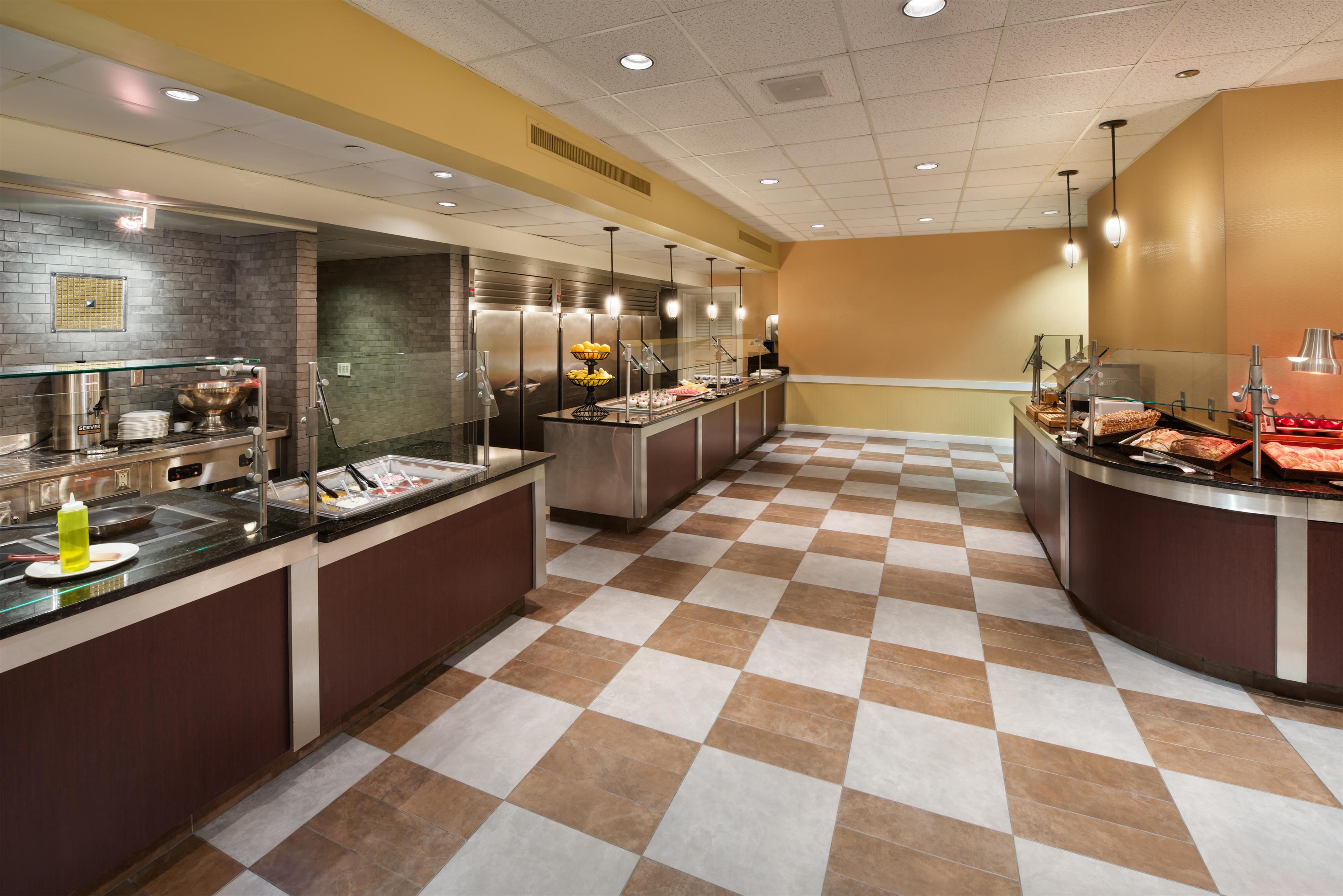 Breakfast Area | Hilton Orlando Lake Buena Vista - Disney Springs® Area