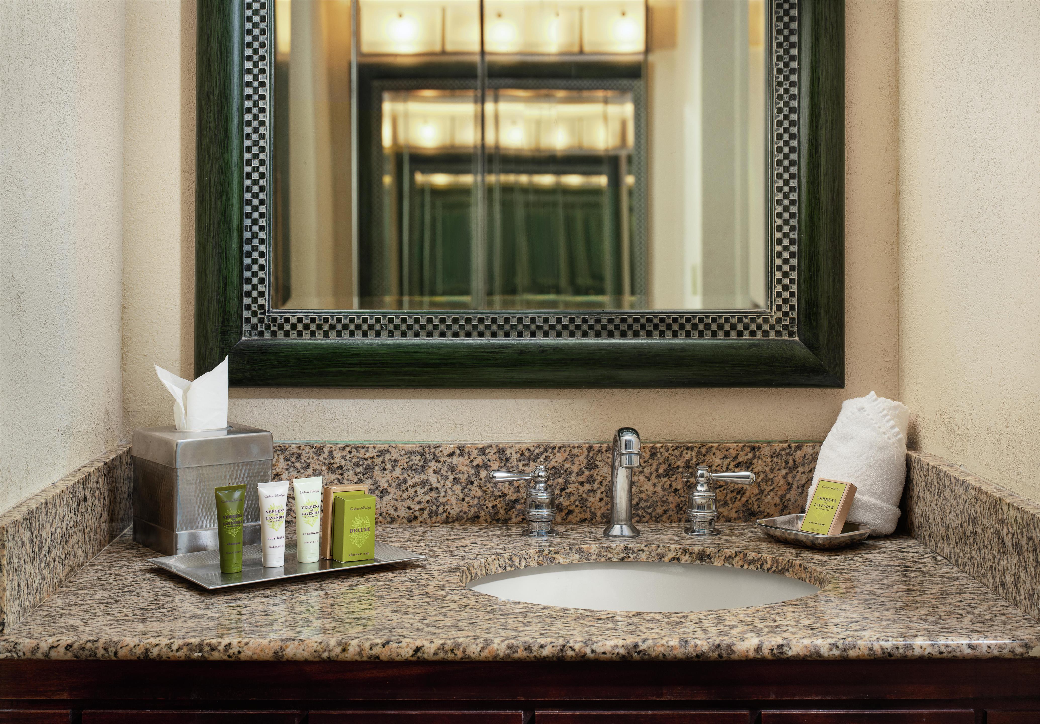 Guest room bath