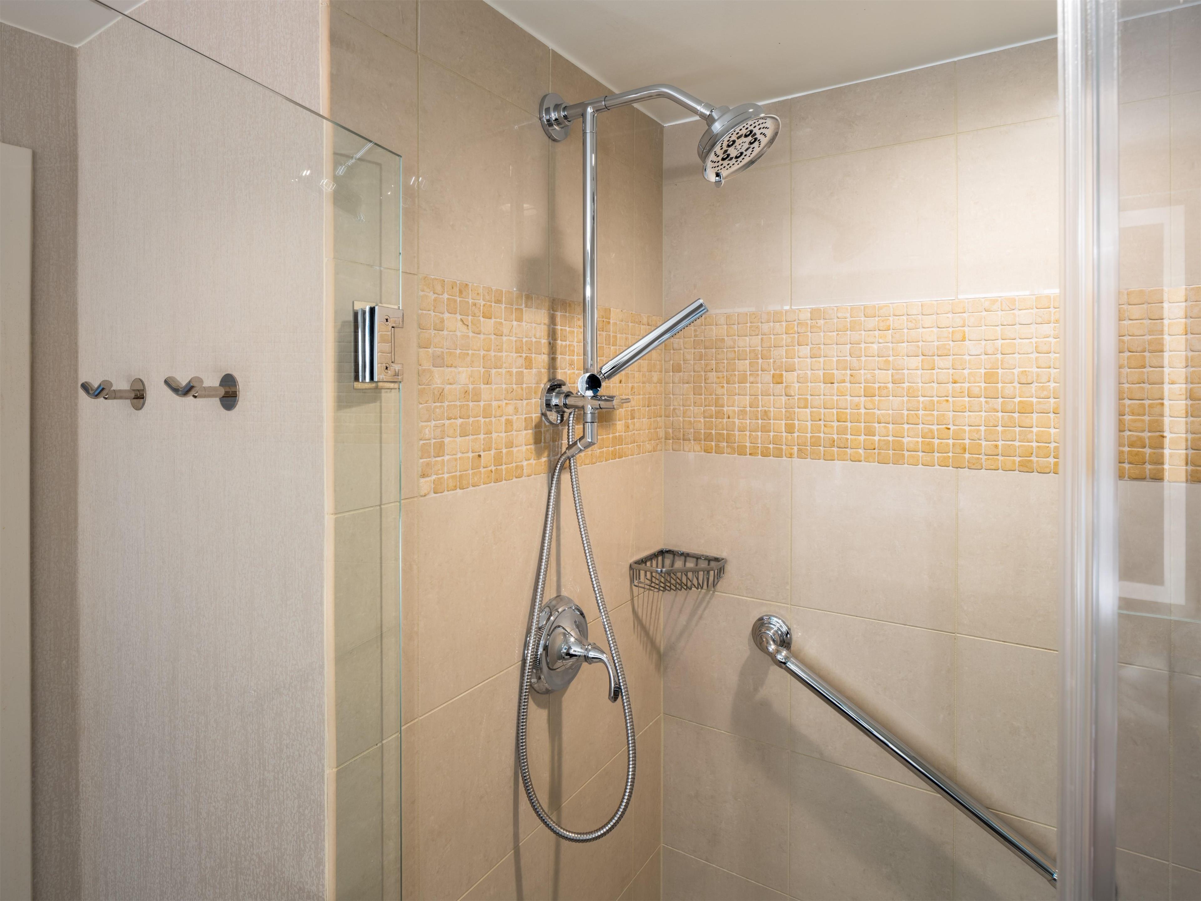 Guest room bath