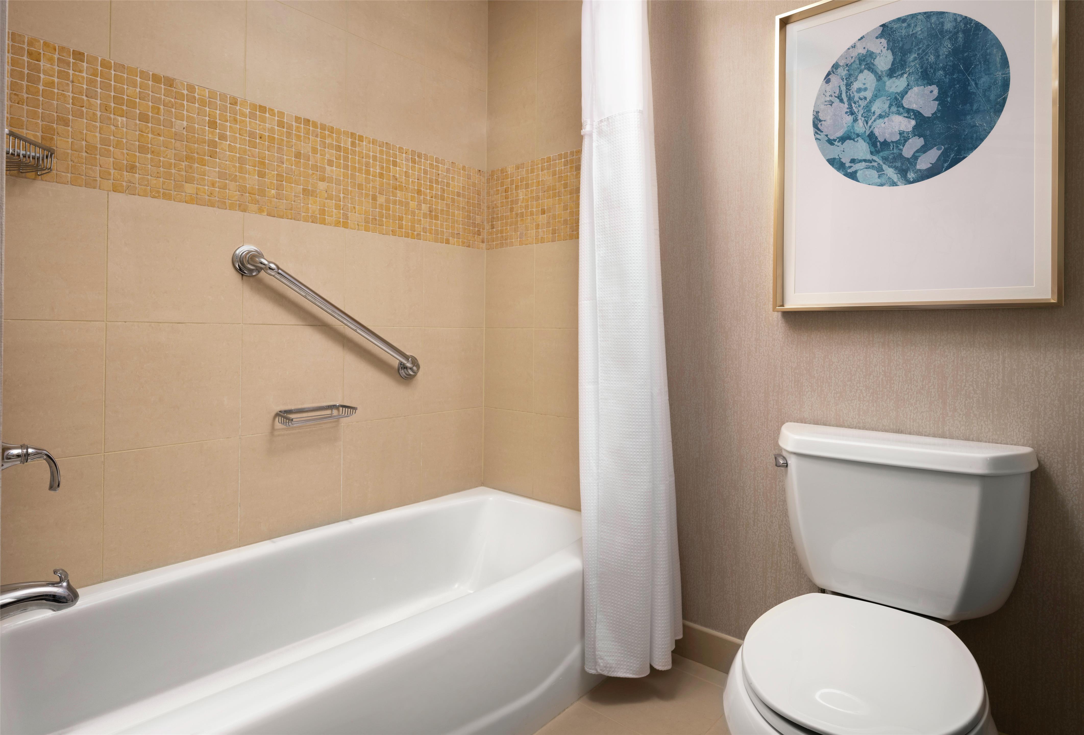 Guest room bath