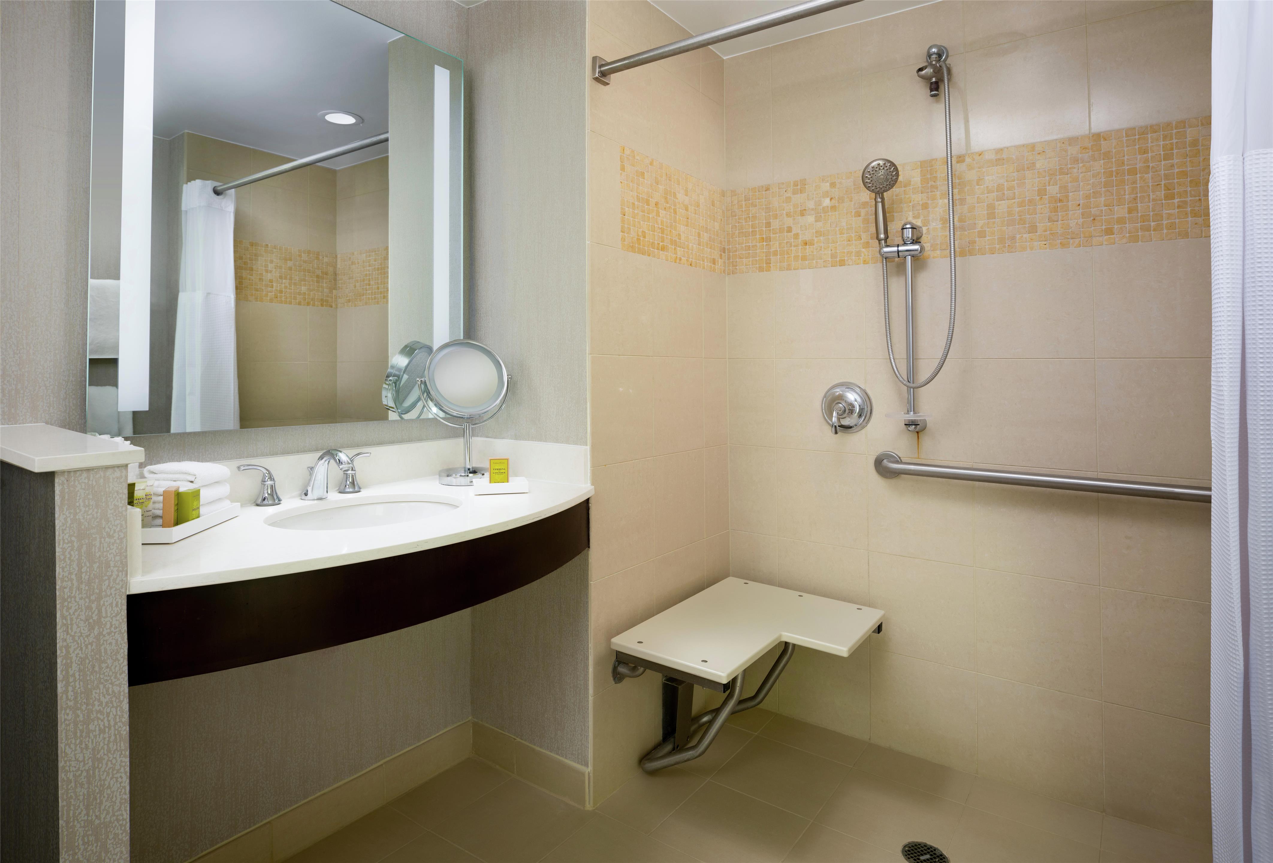 Guest room bath