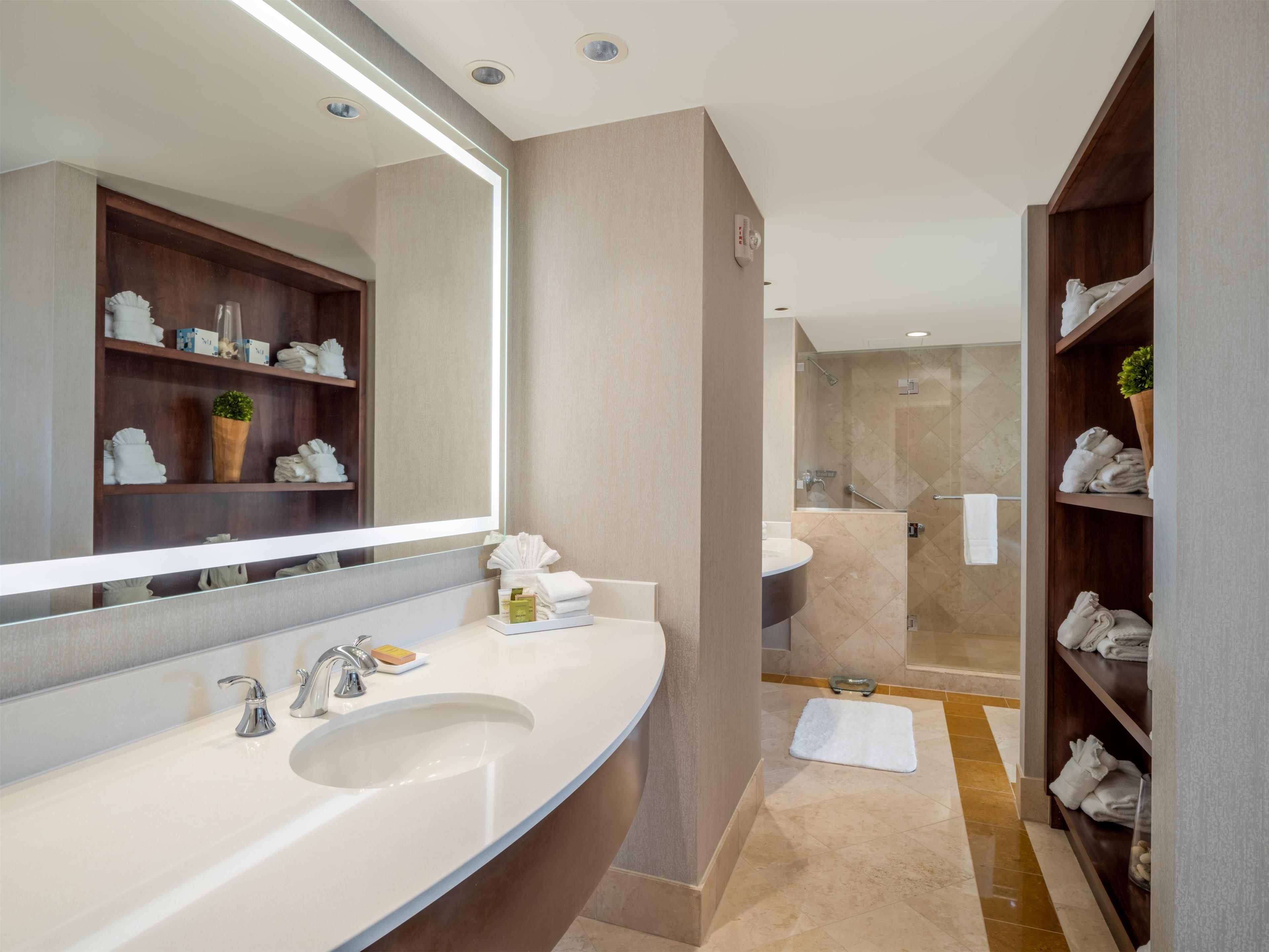 Guest room bath